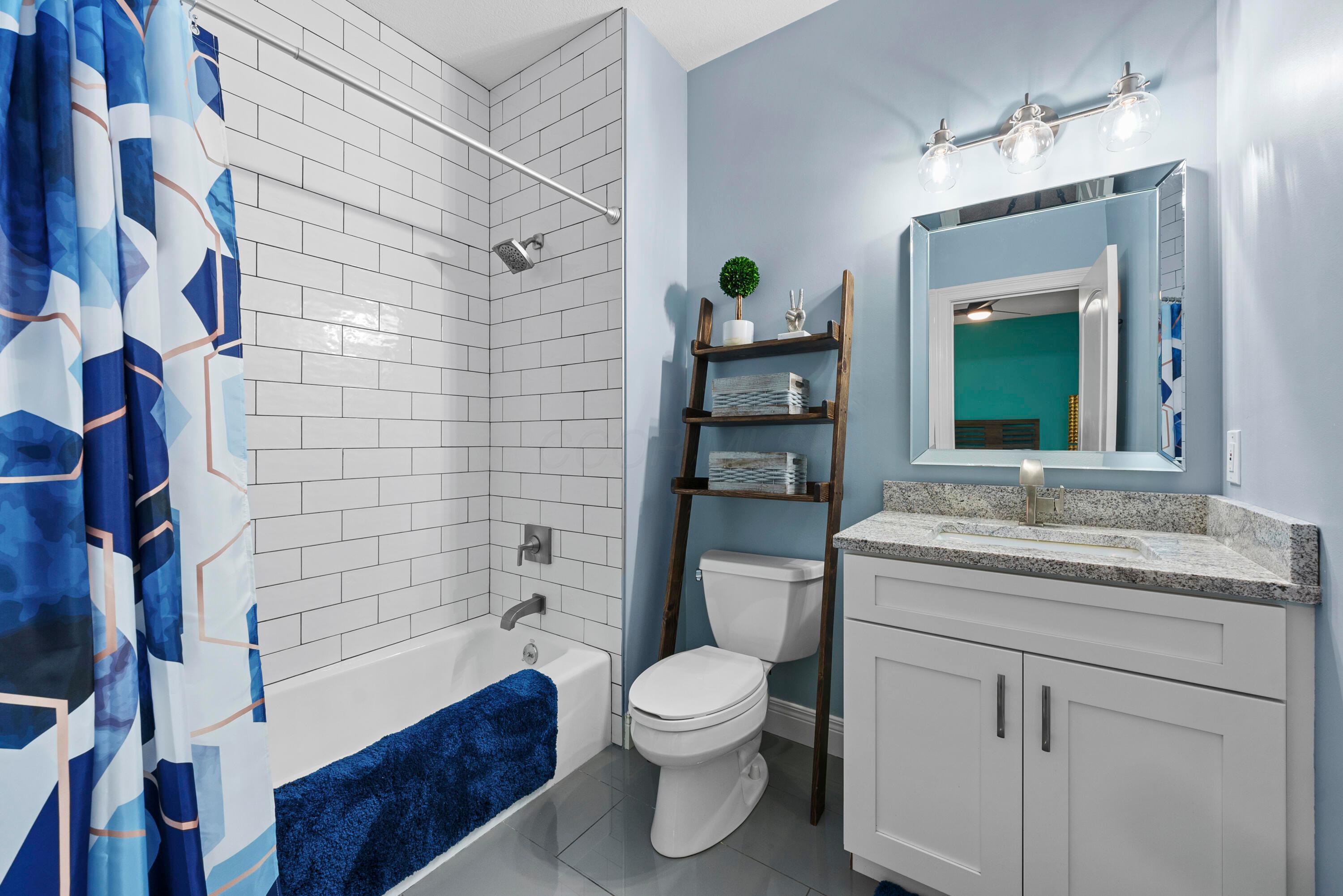 5222 Medallion Drive E