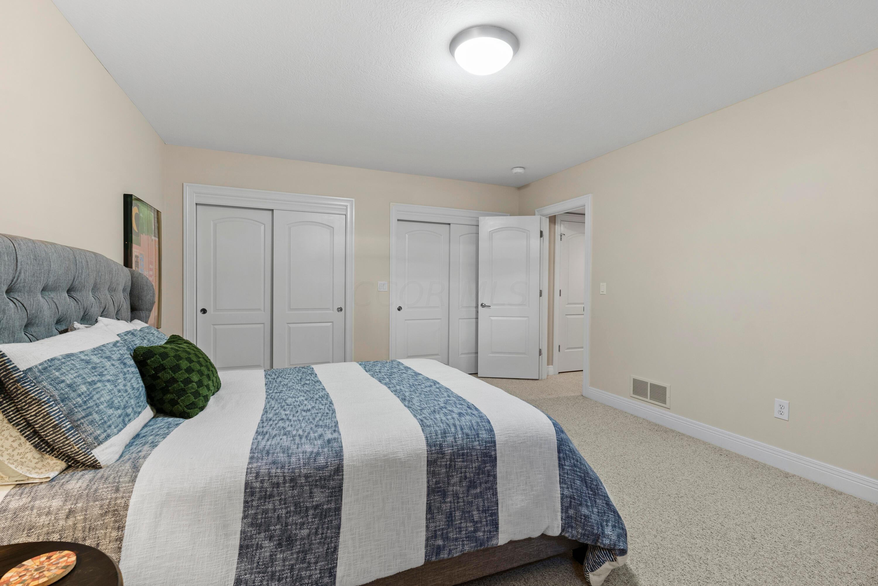 5222 Medallion Drive E