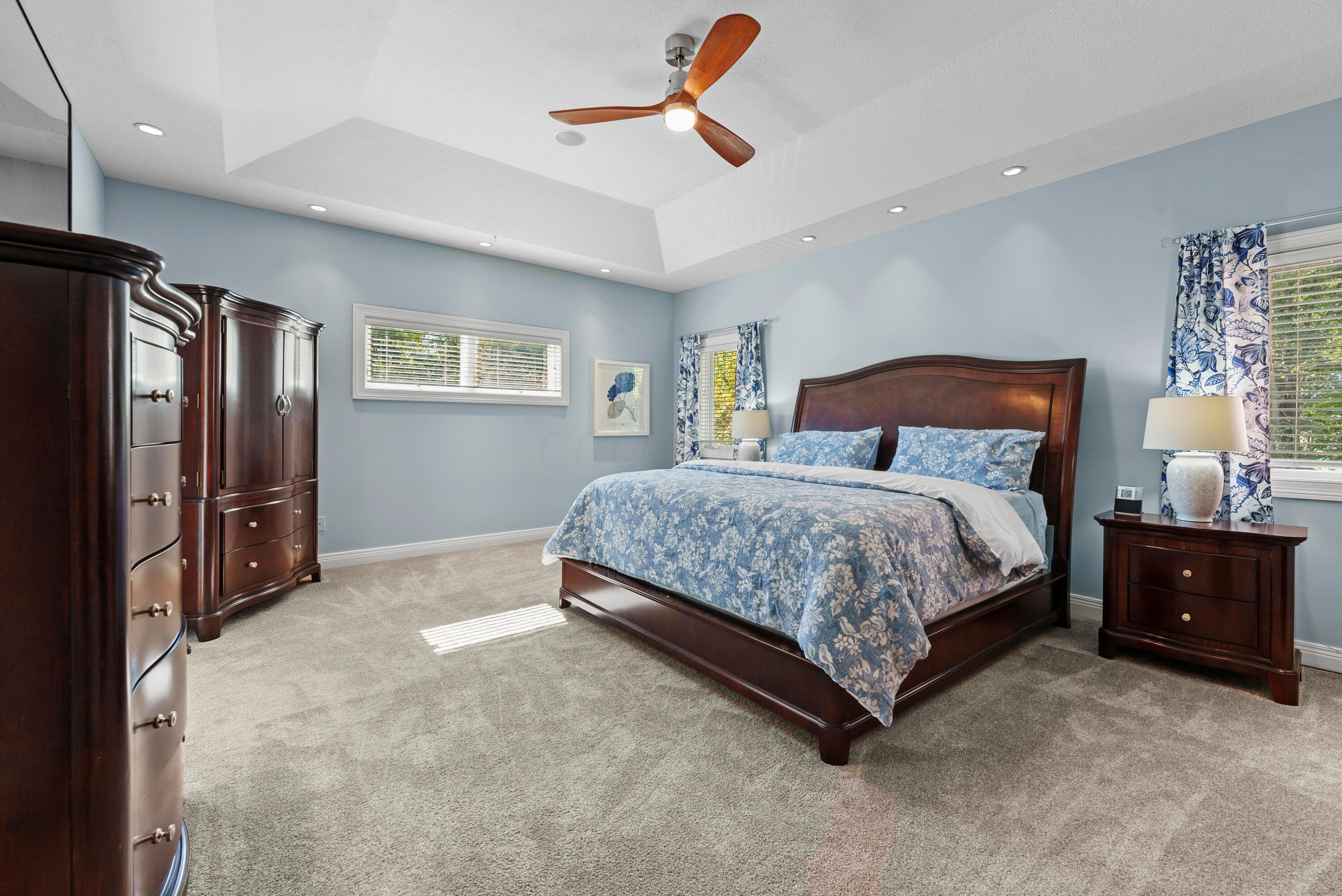 5222 Medallion Drive E