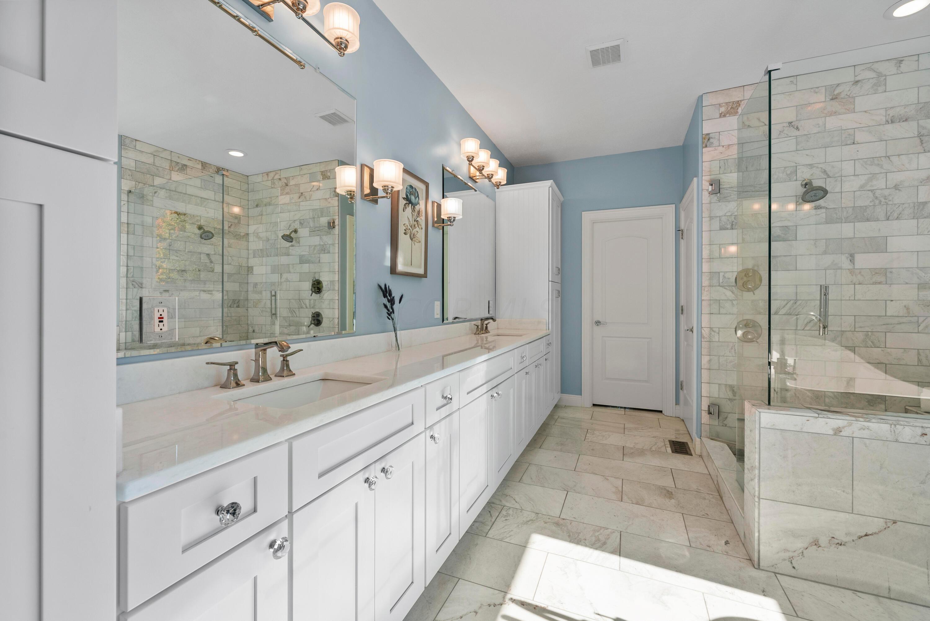 5222 Medallion Drive E