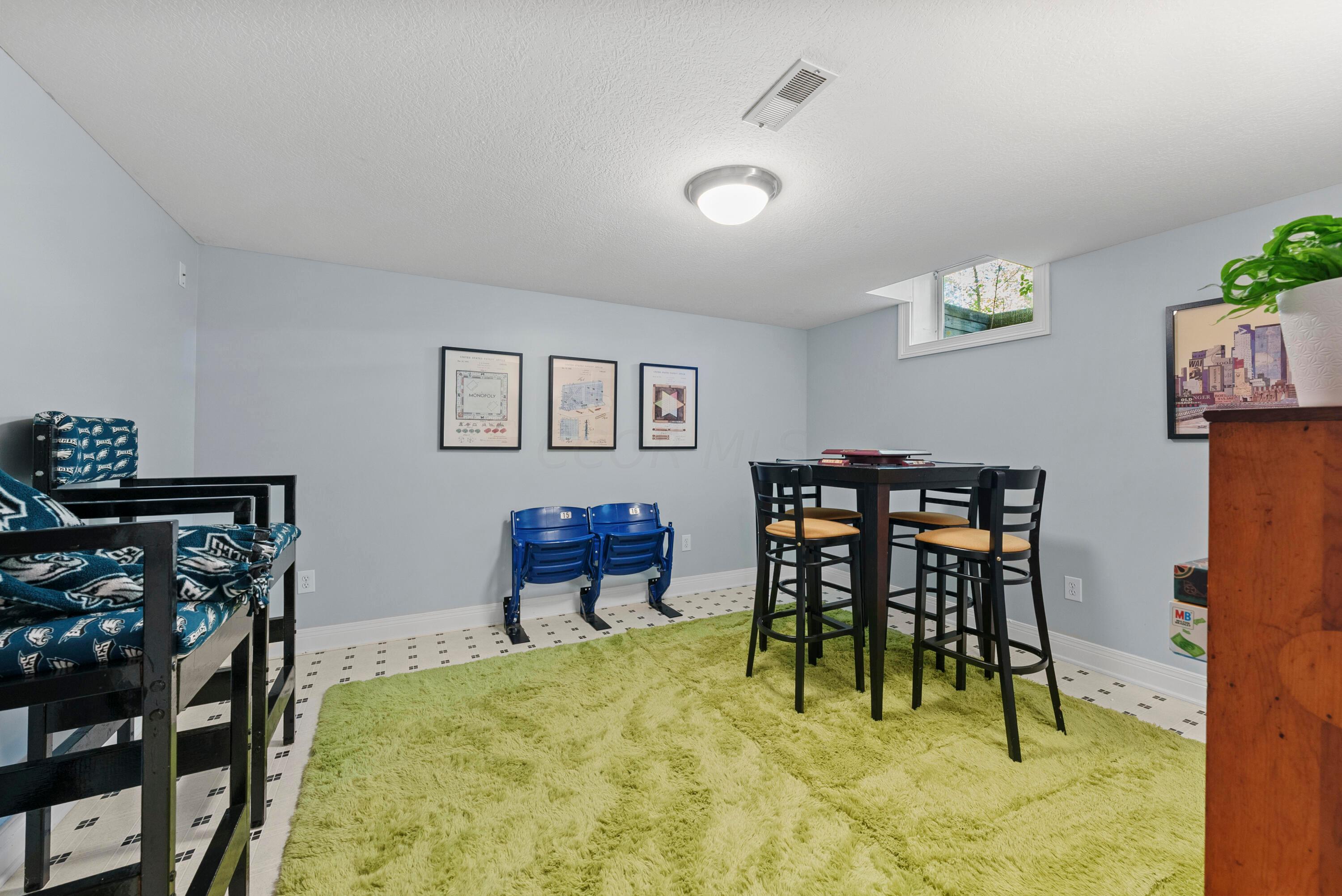 5222 Medallion Drive E