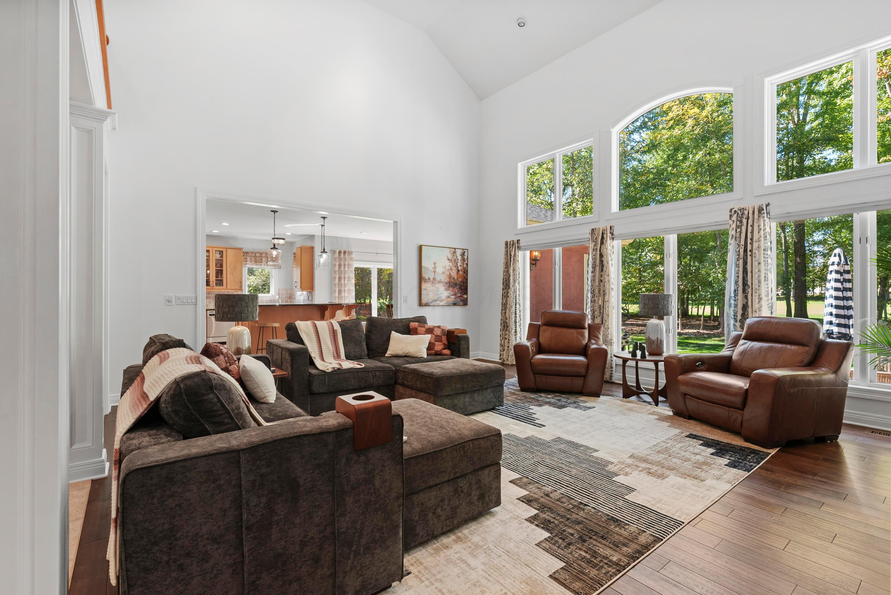 5222 Medallion Drive E