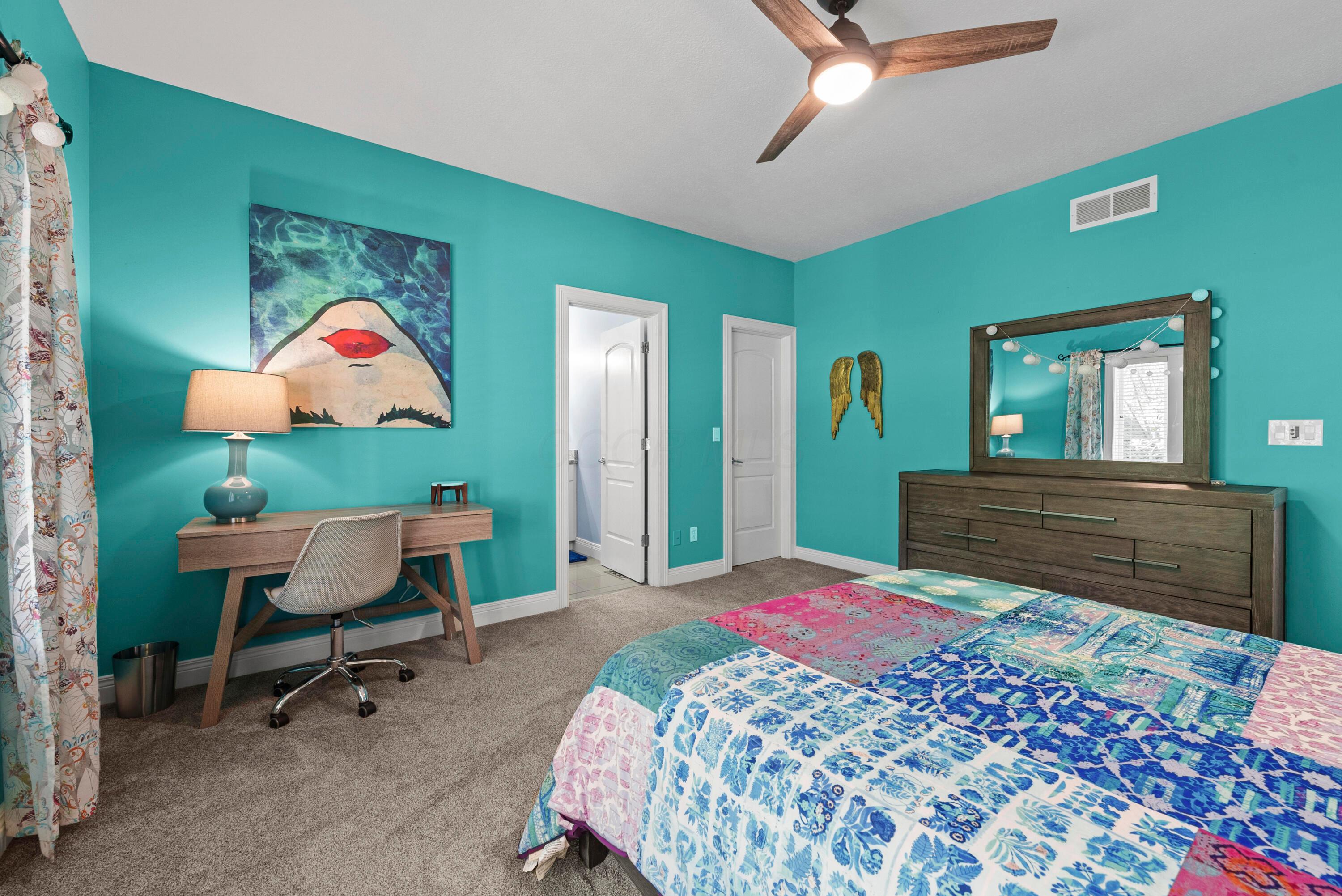 5222 Medallion Drive E