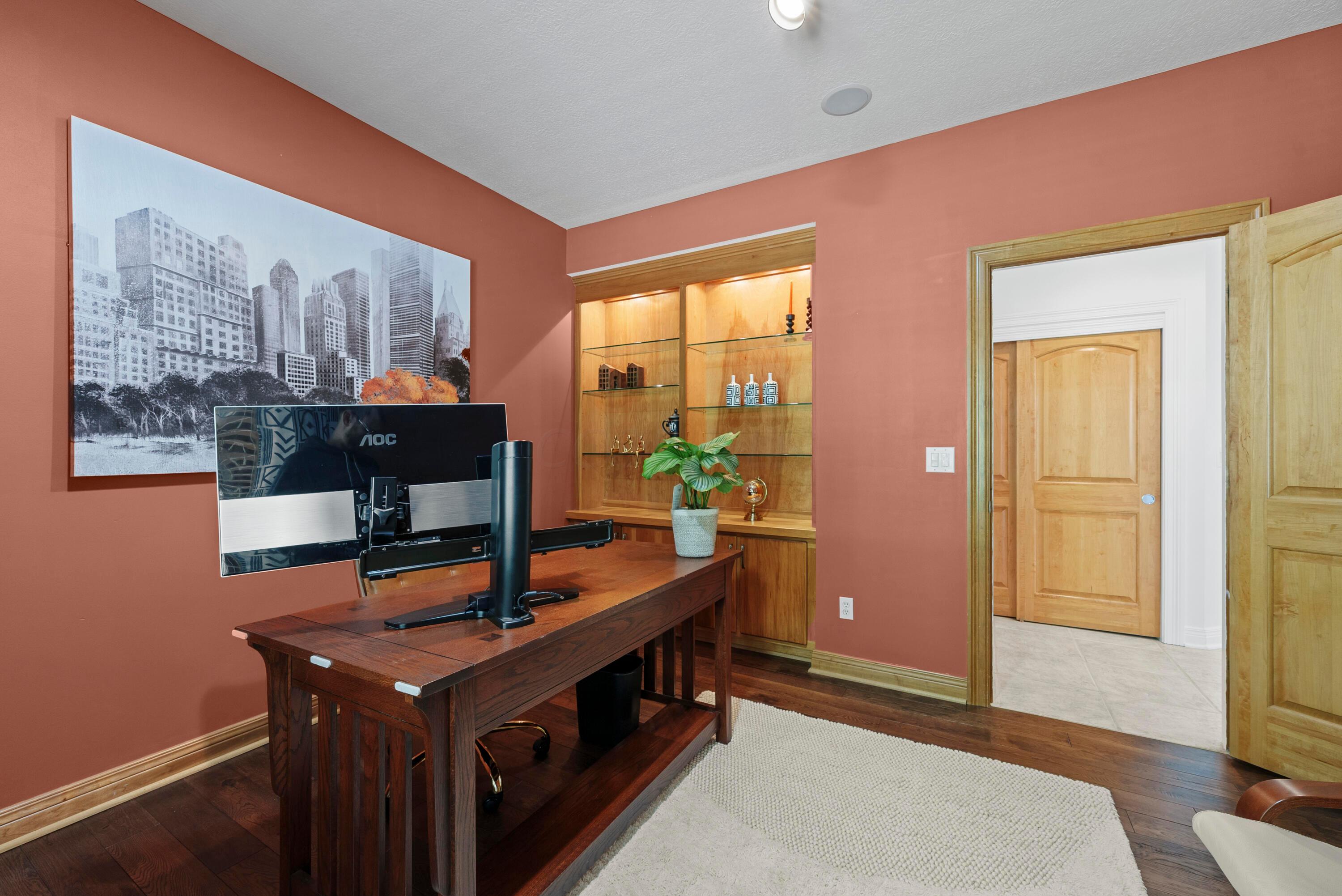 5222 Medallion Drive E