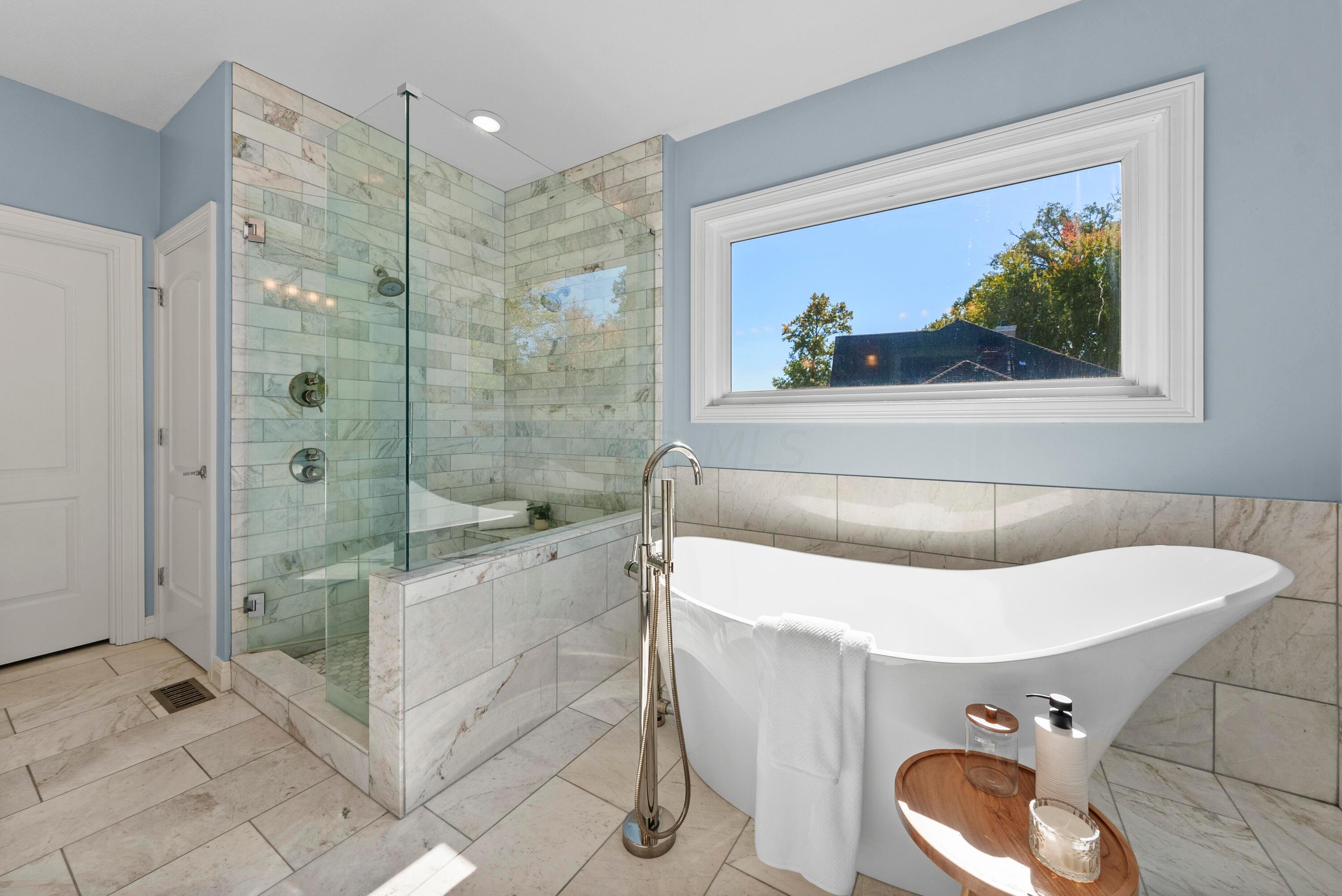 5222 Medallion Drive E