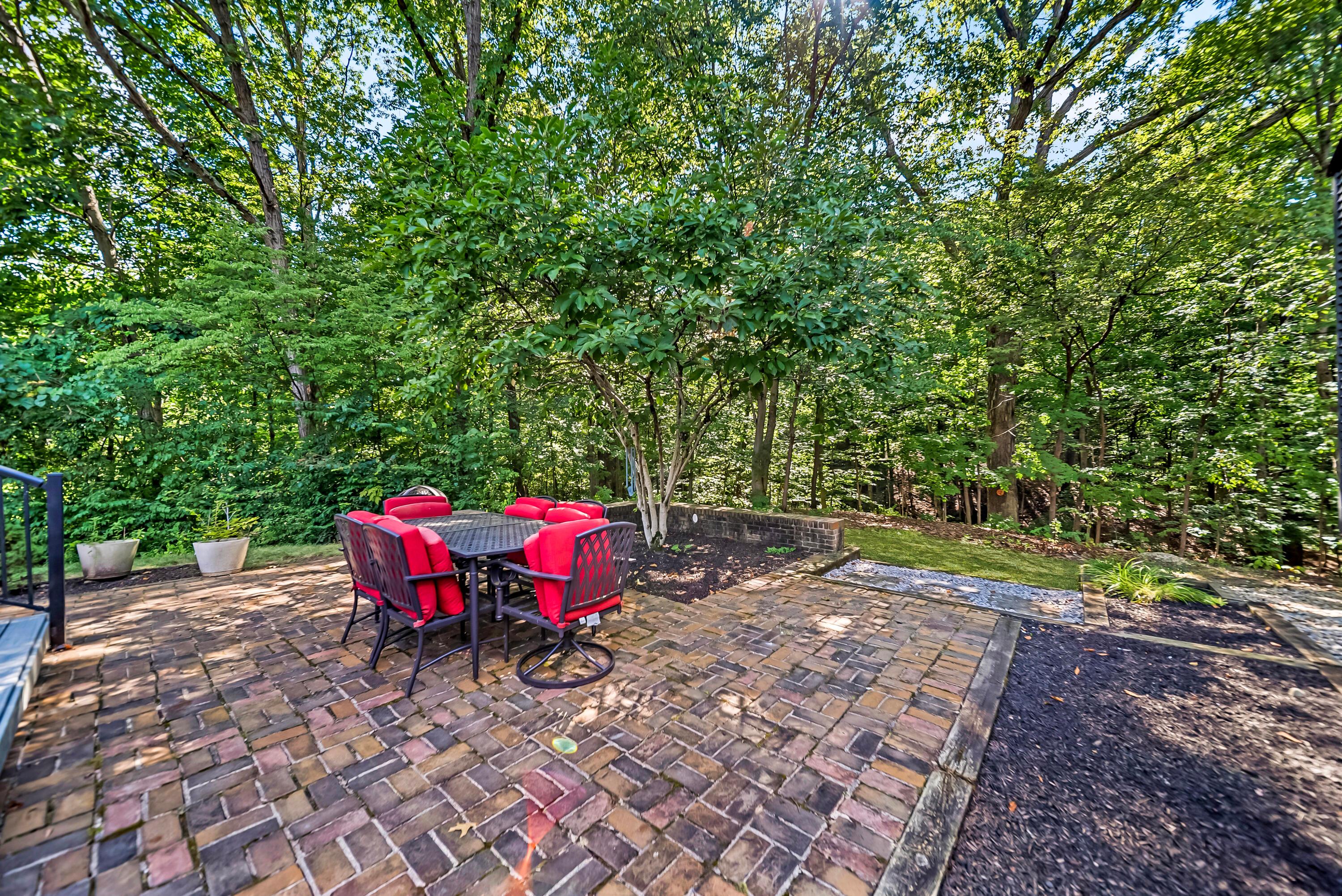 785 Old Woods Road