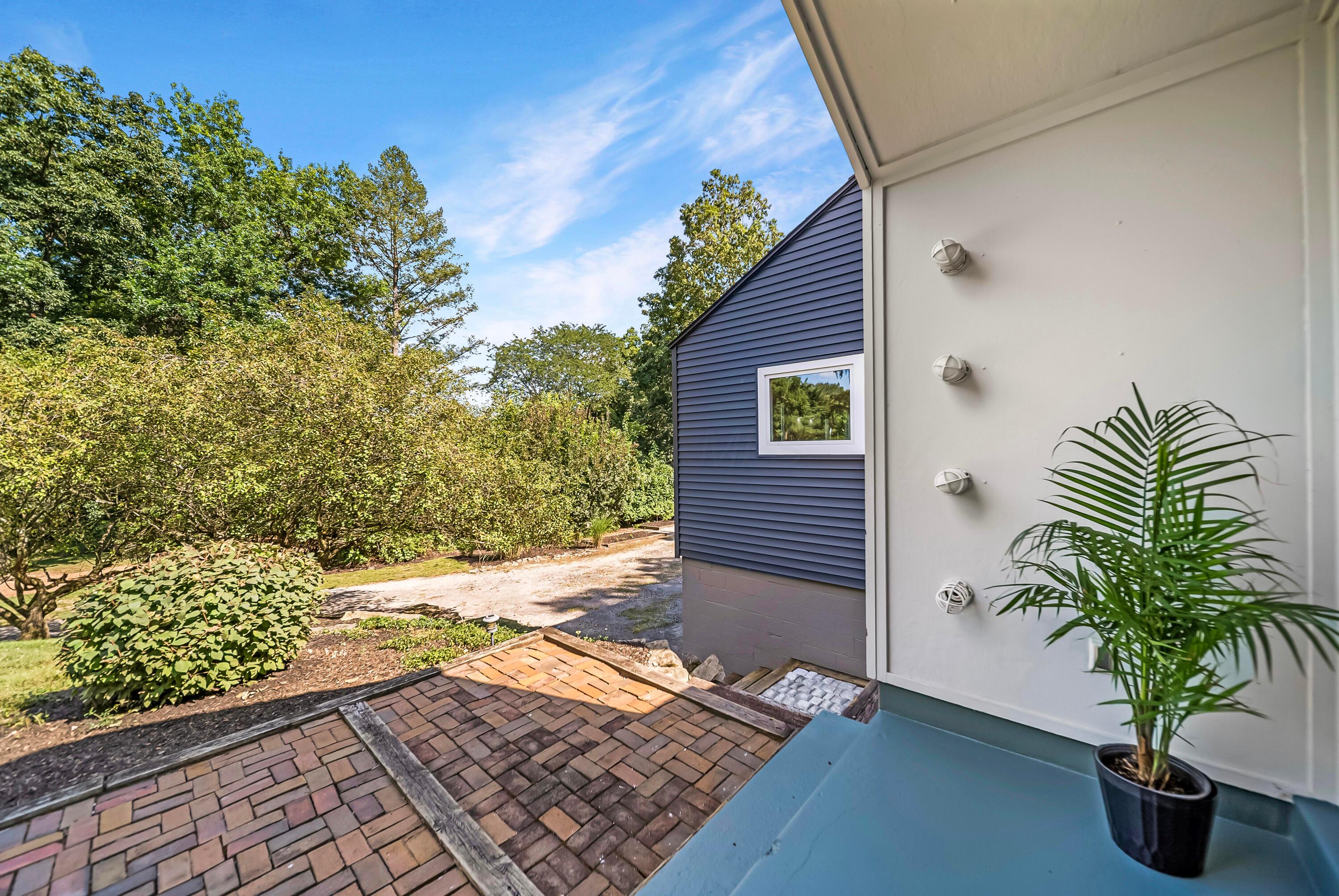 785 Old Woods Road