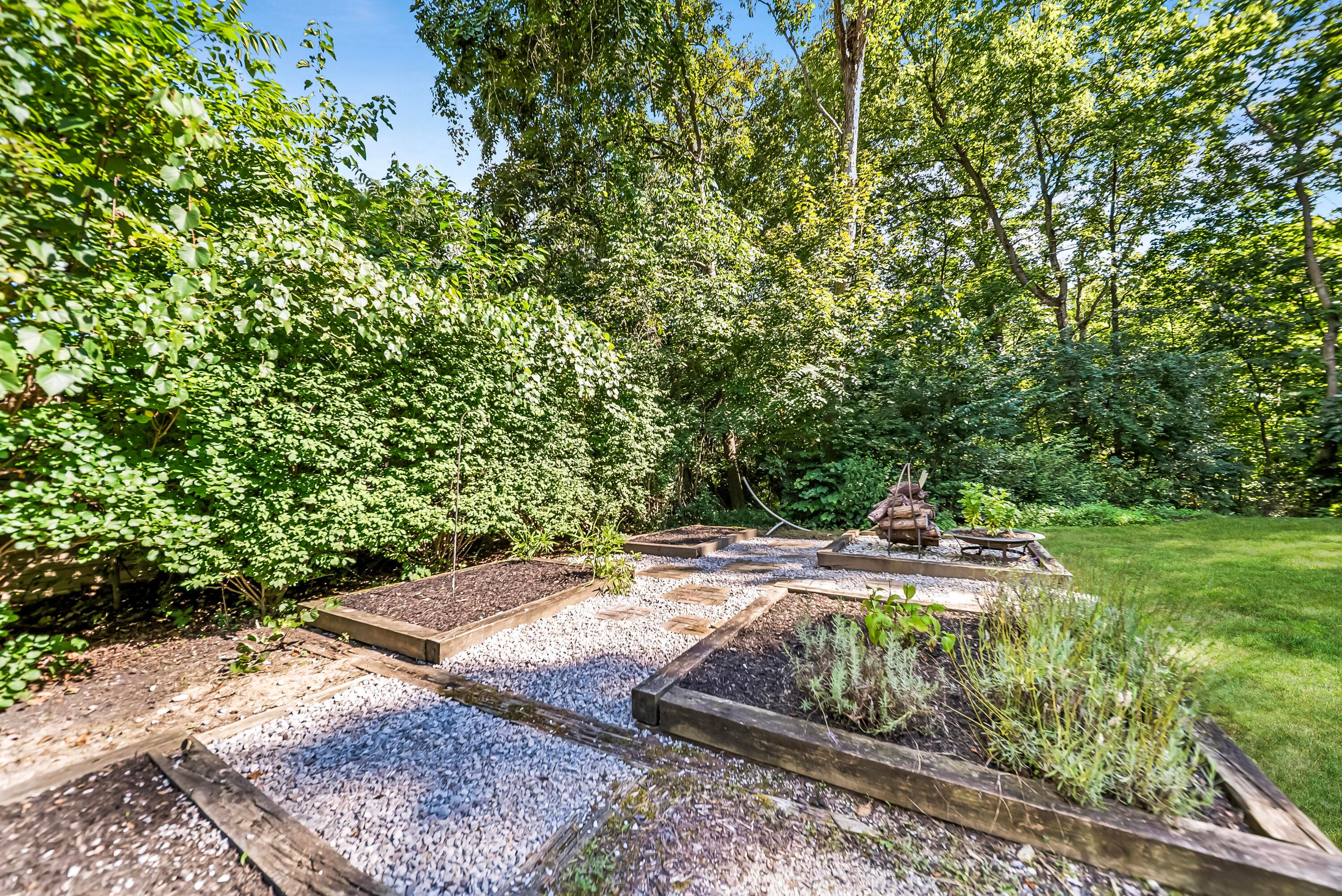 785 Old Woods Road
