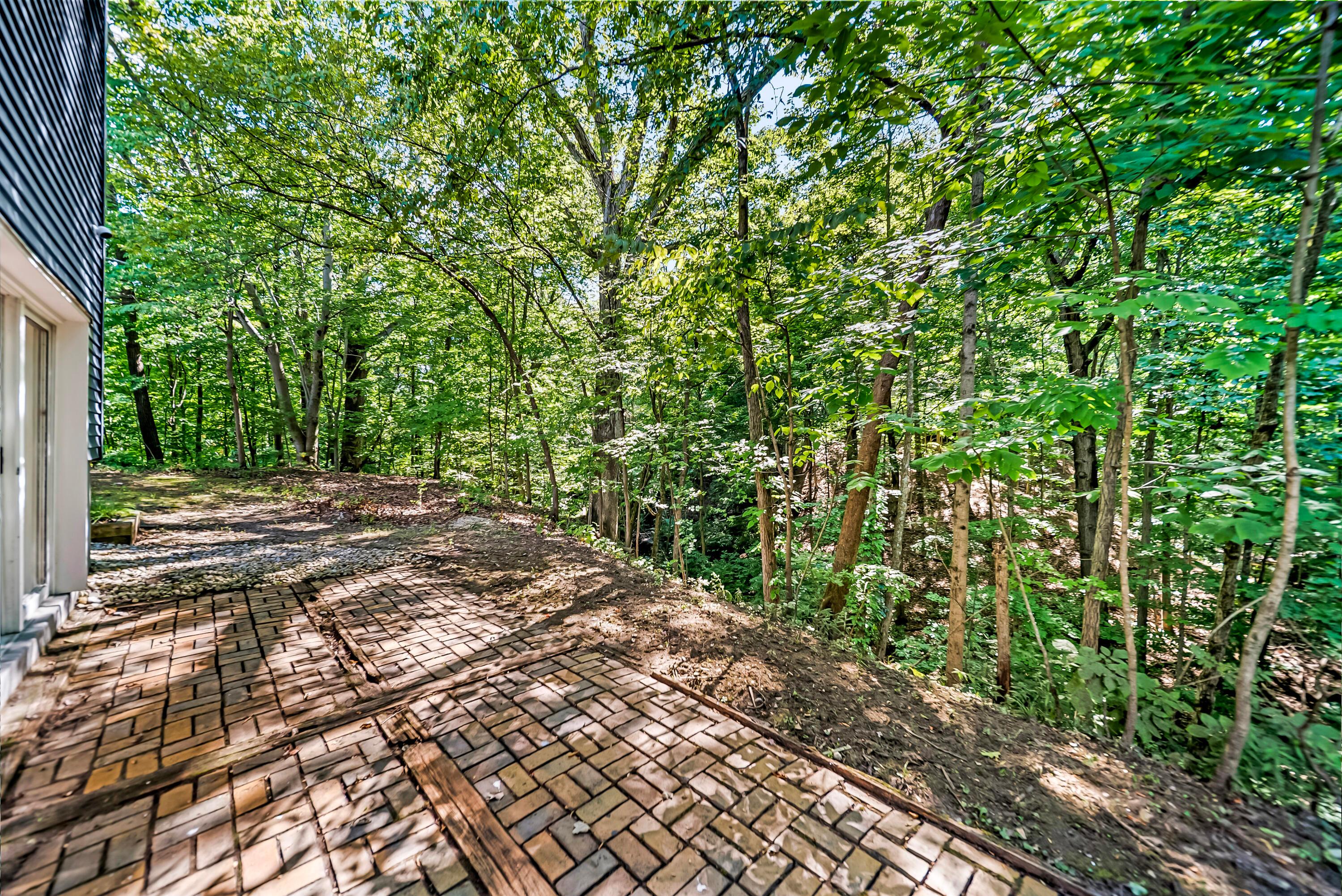 785 Old Woods Road