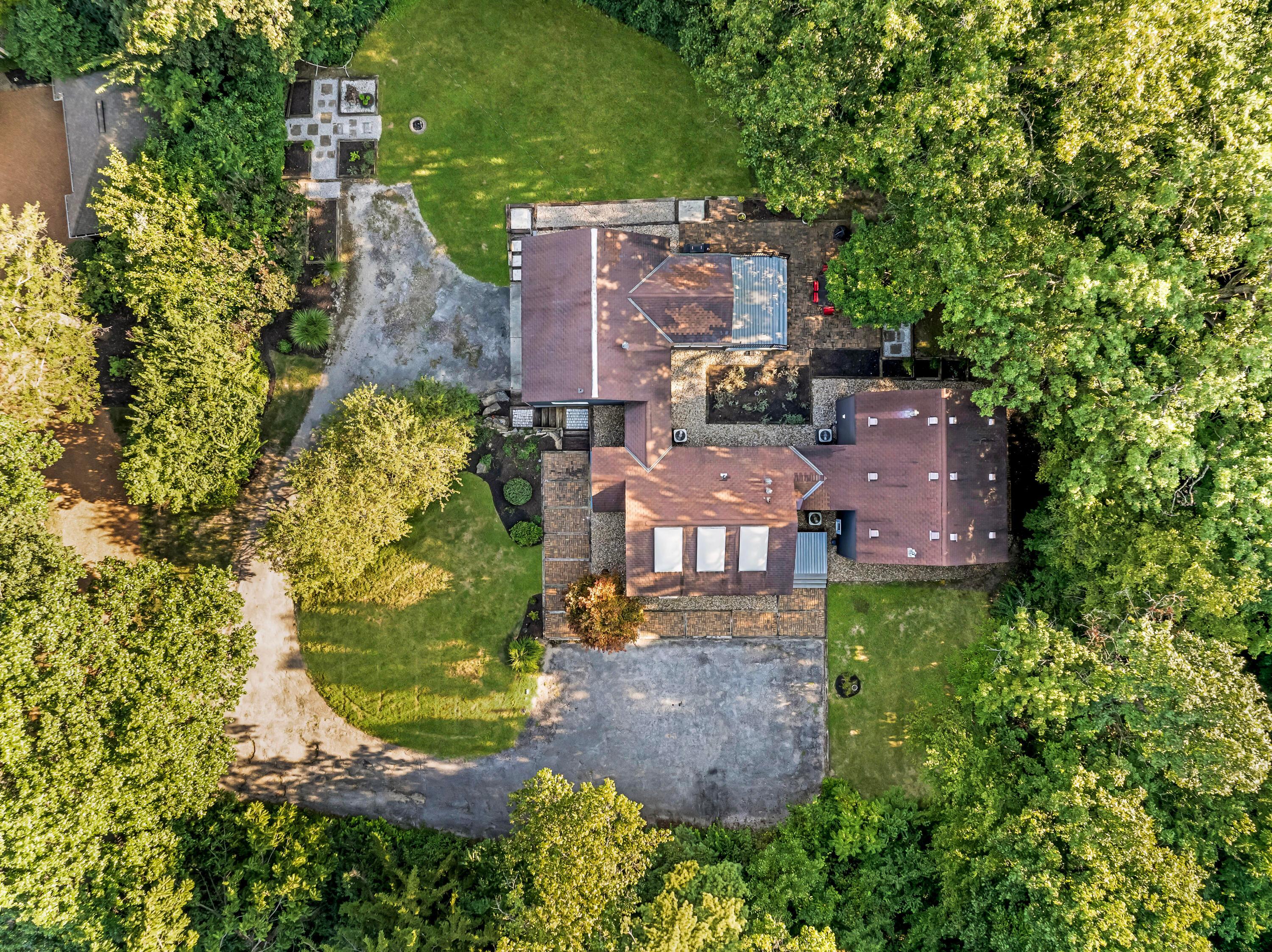 785 Old Woods Road