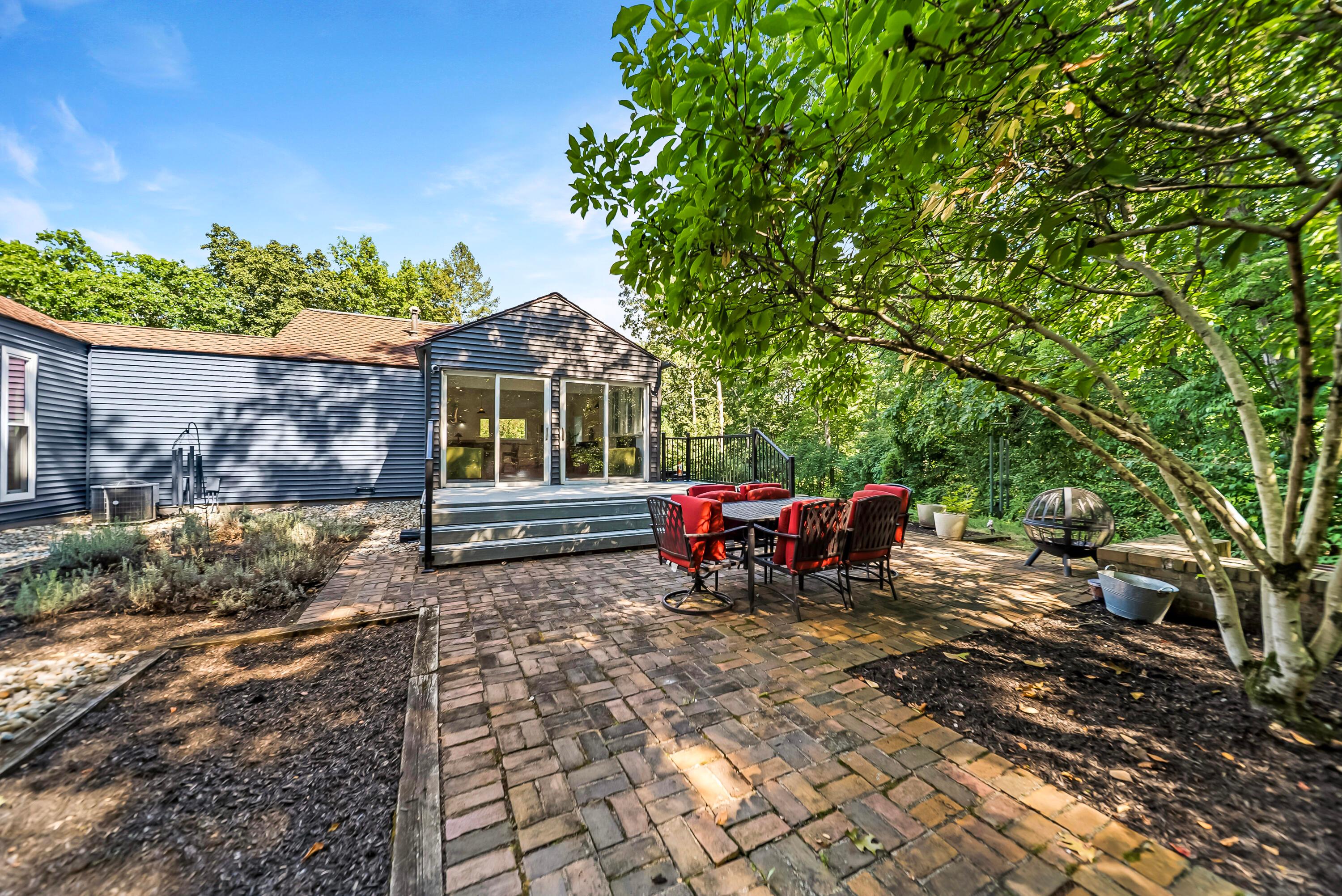 785 Old Woods Road