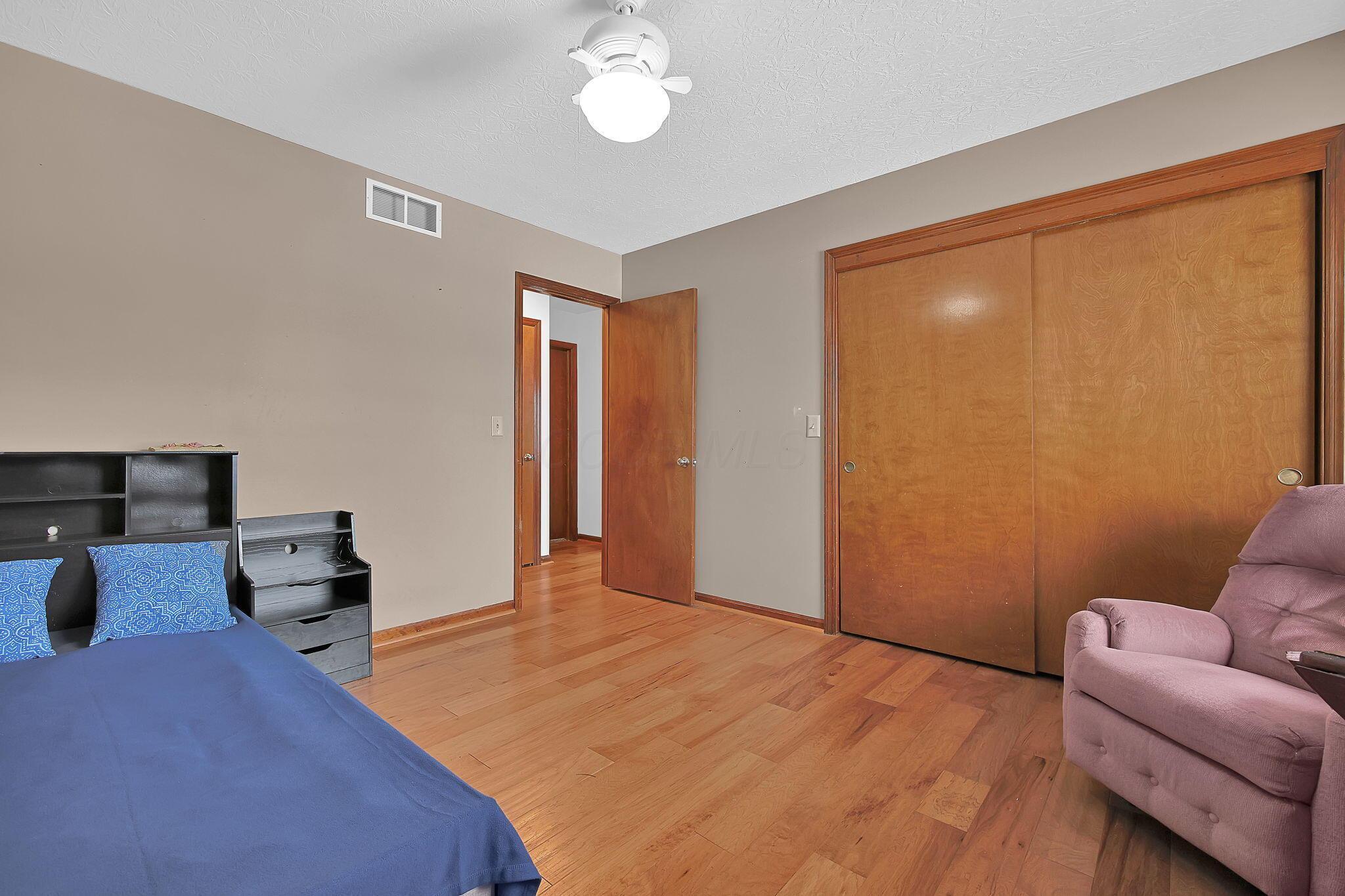 97 Crossing Place