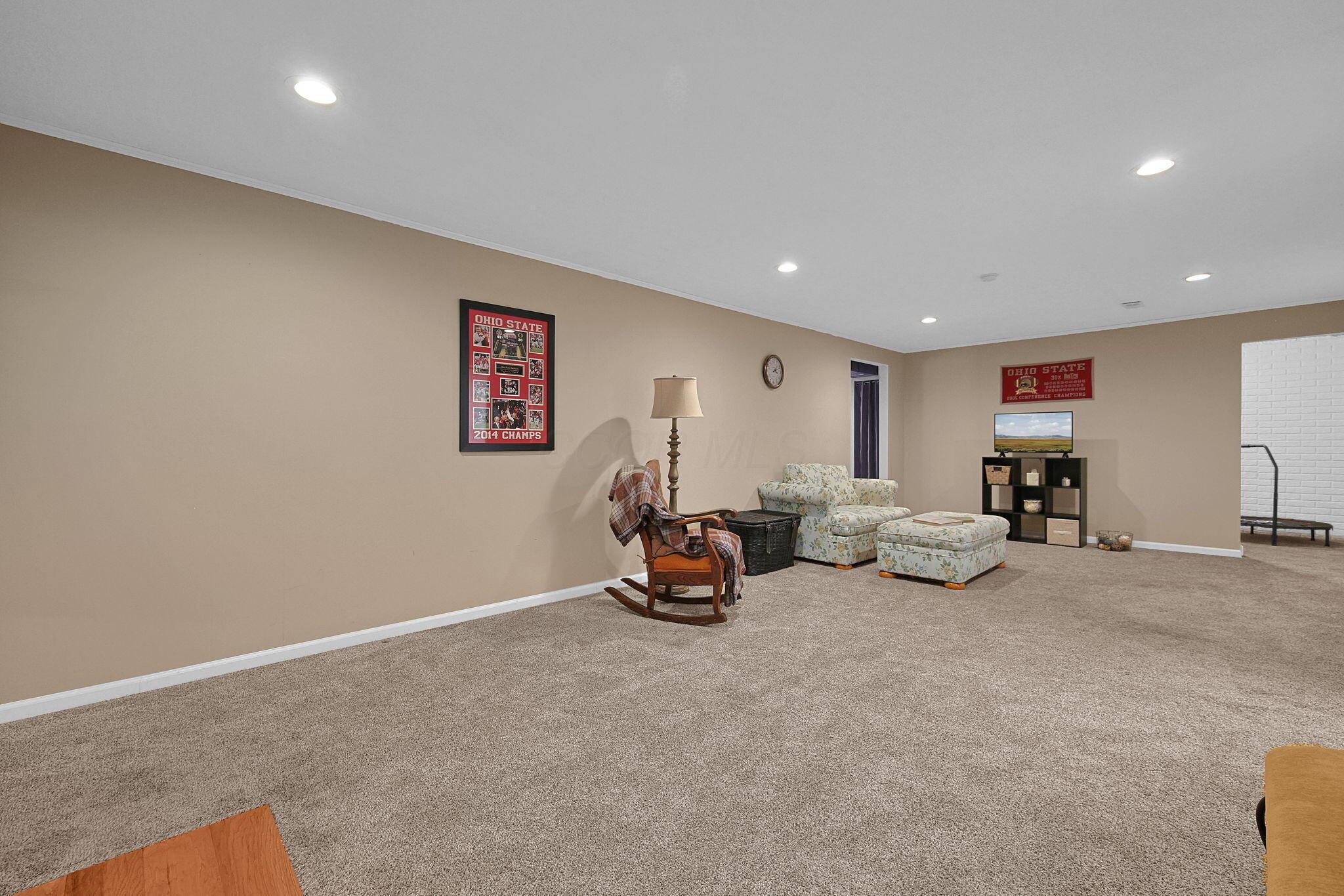 97 Crossing Place