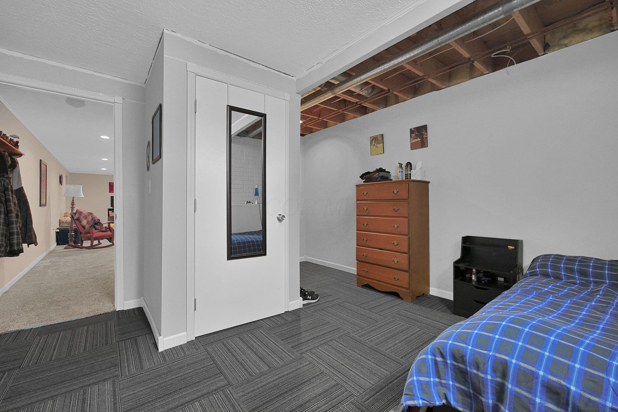 97 Crossing Place