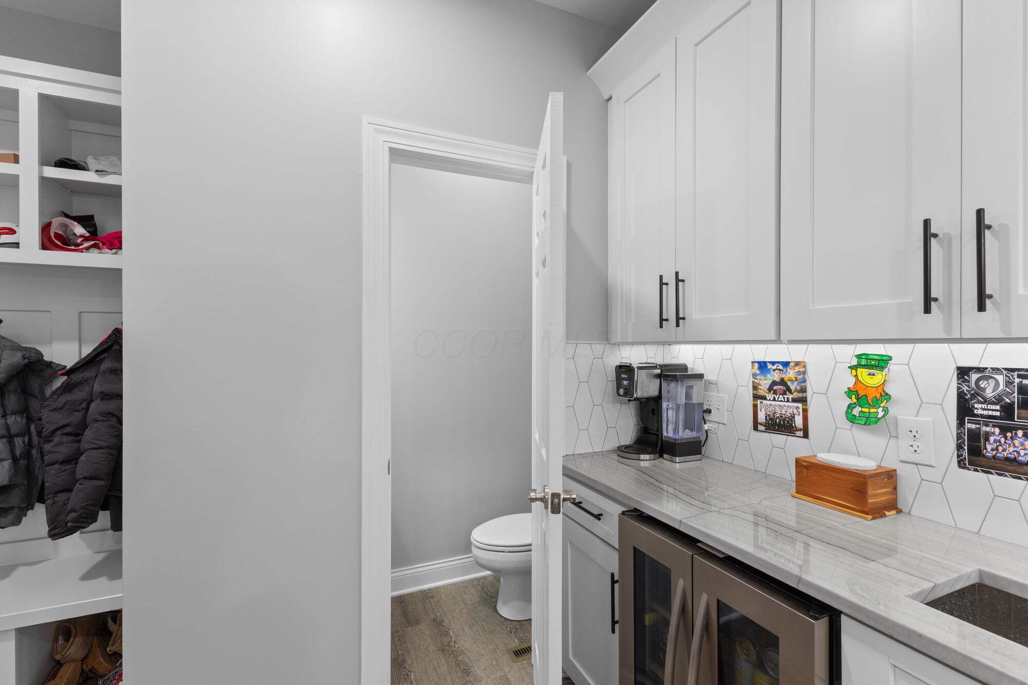 6113 El Camino Drive