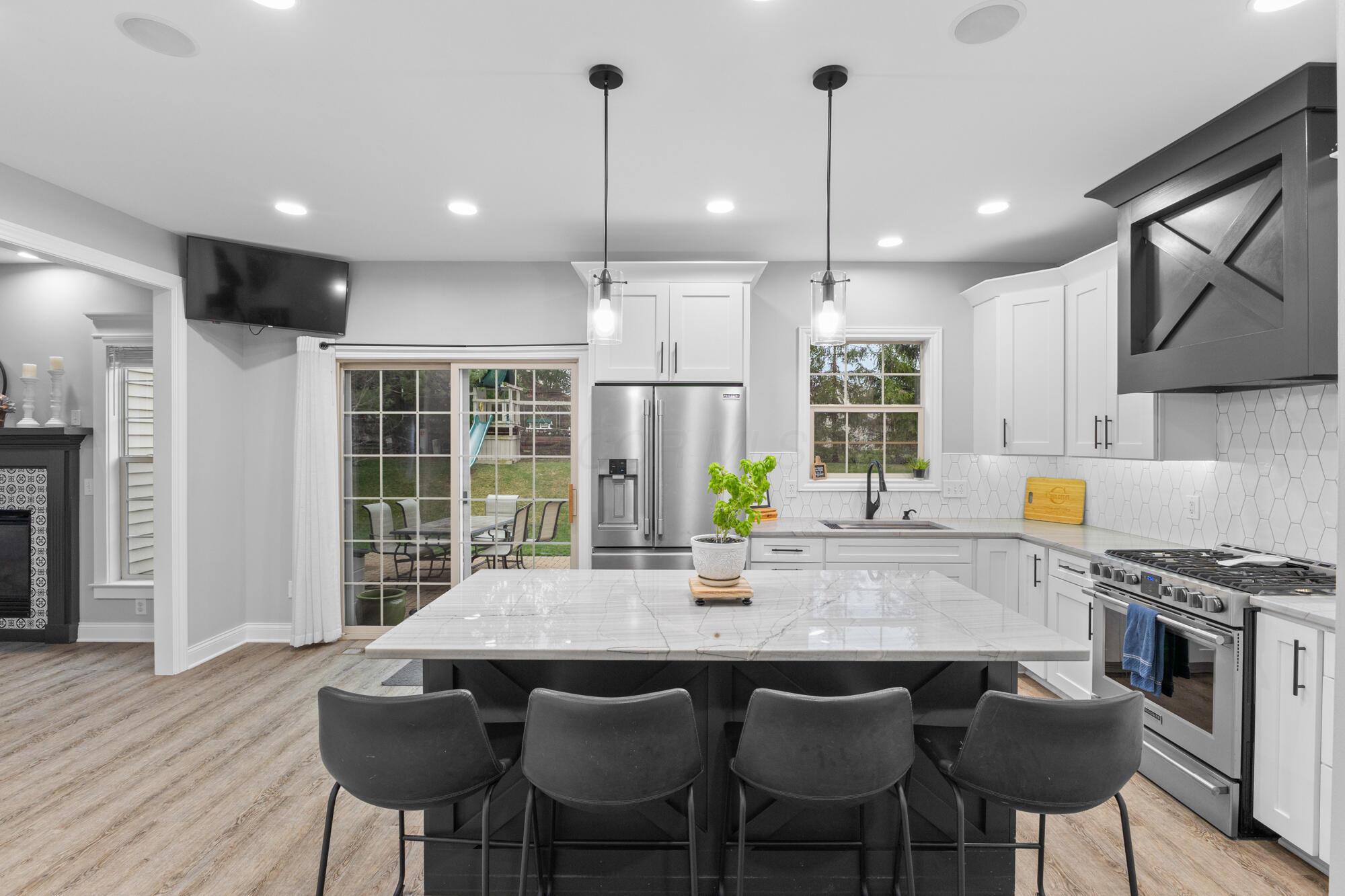 6113 El Camino Drive