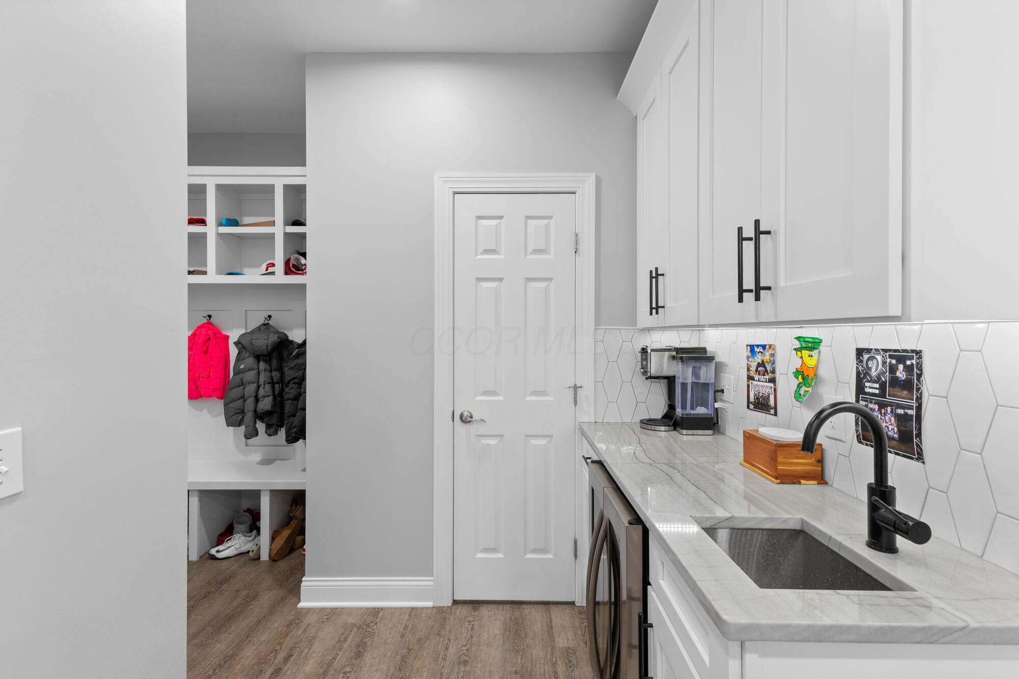 6113 El Camino Drive