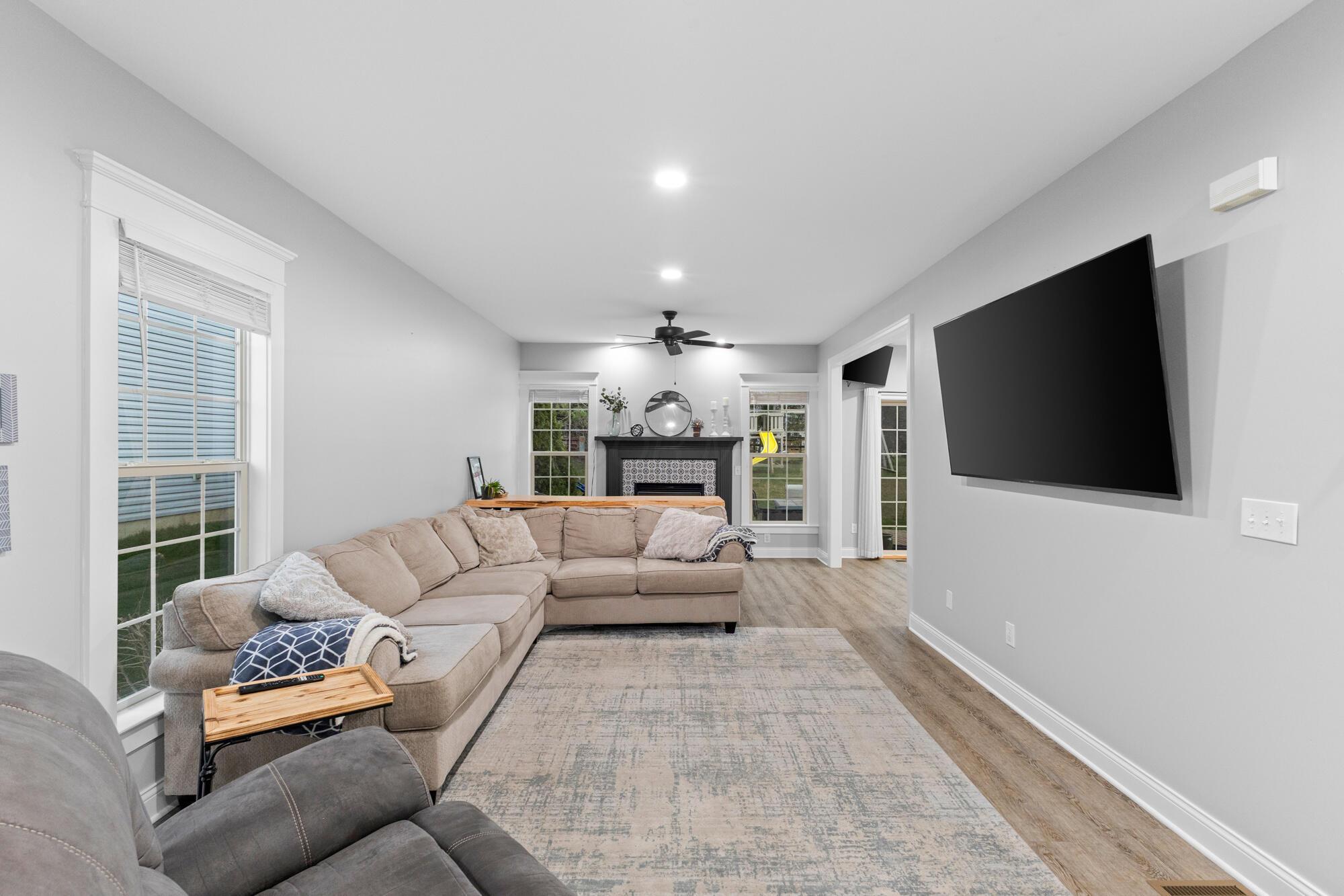 6113 El Camino Drive