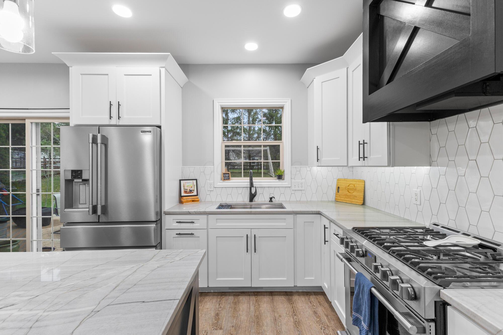 6113 El Camino Drive