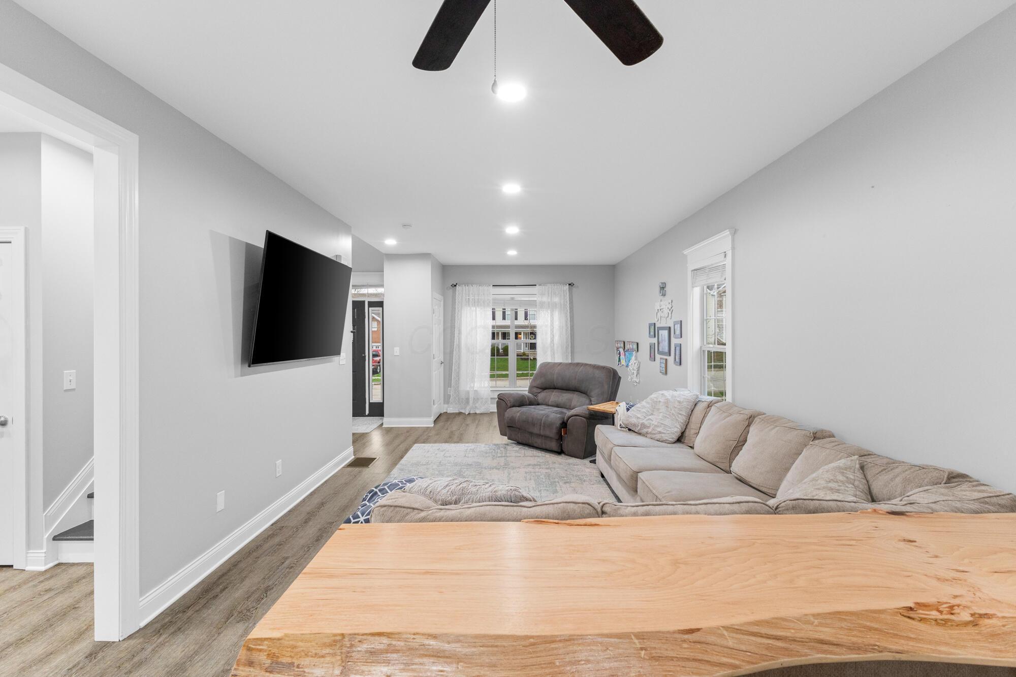 6113 El Camino Drive