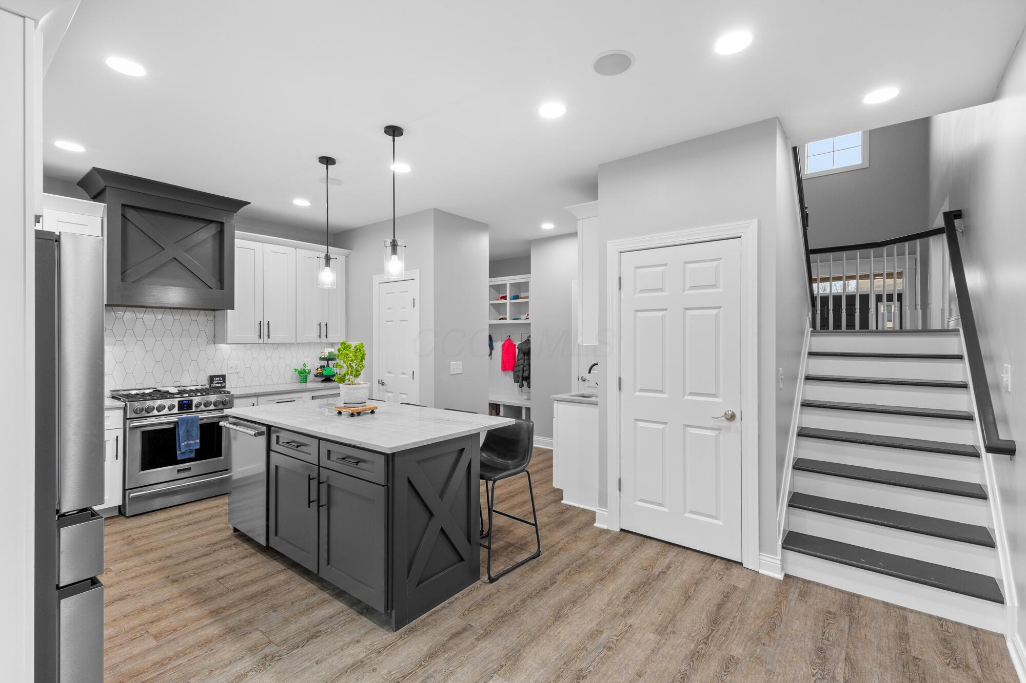 6113 El Camino Drive