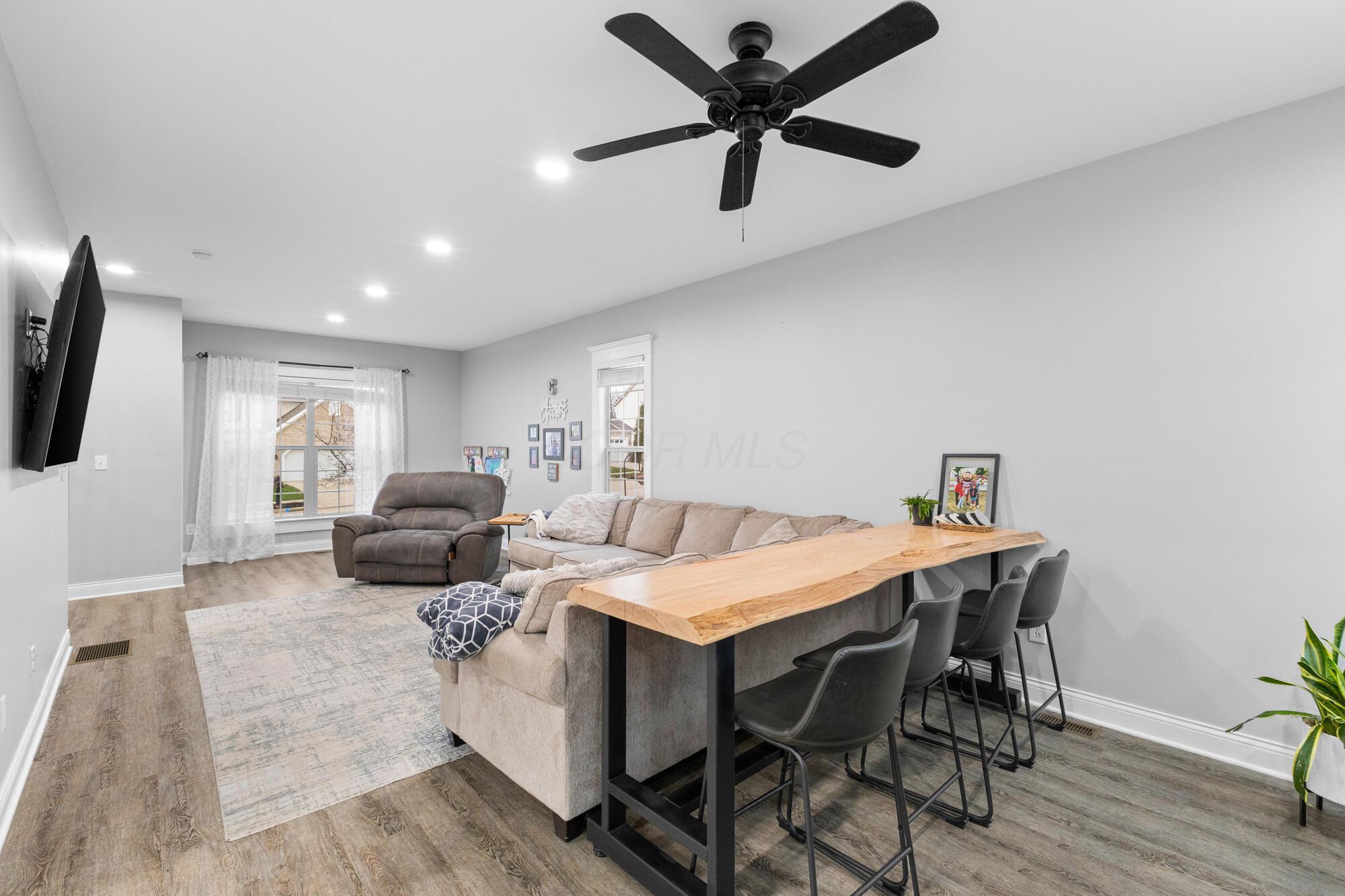 6113 El Camino Drive