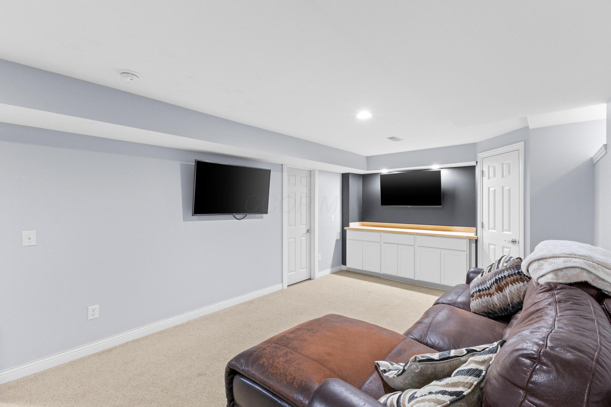 6113 El Camino Drive