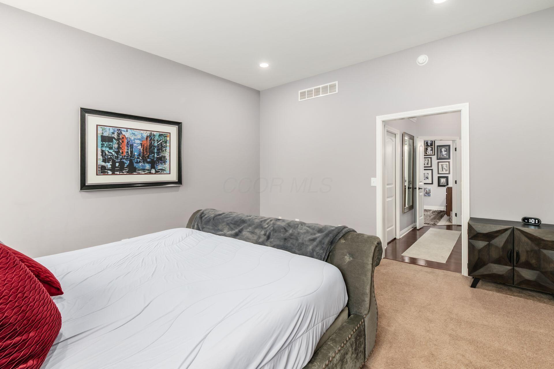5696 Trafalgar Lane