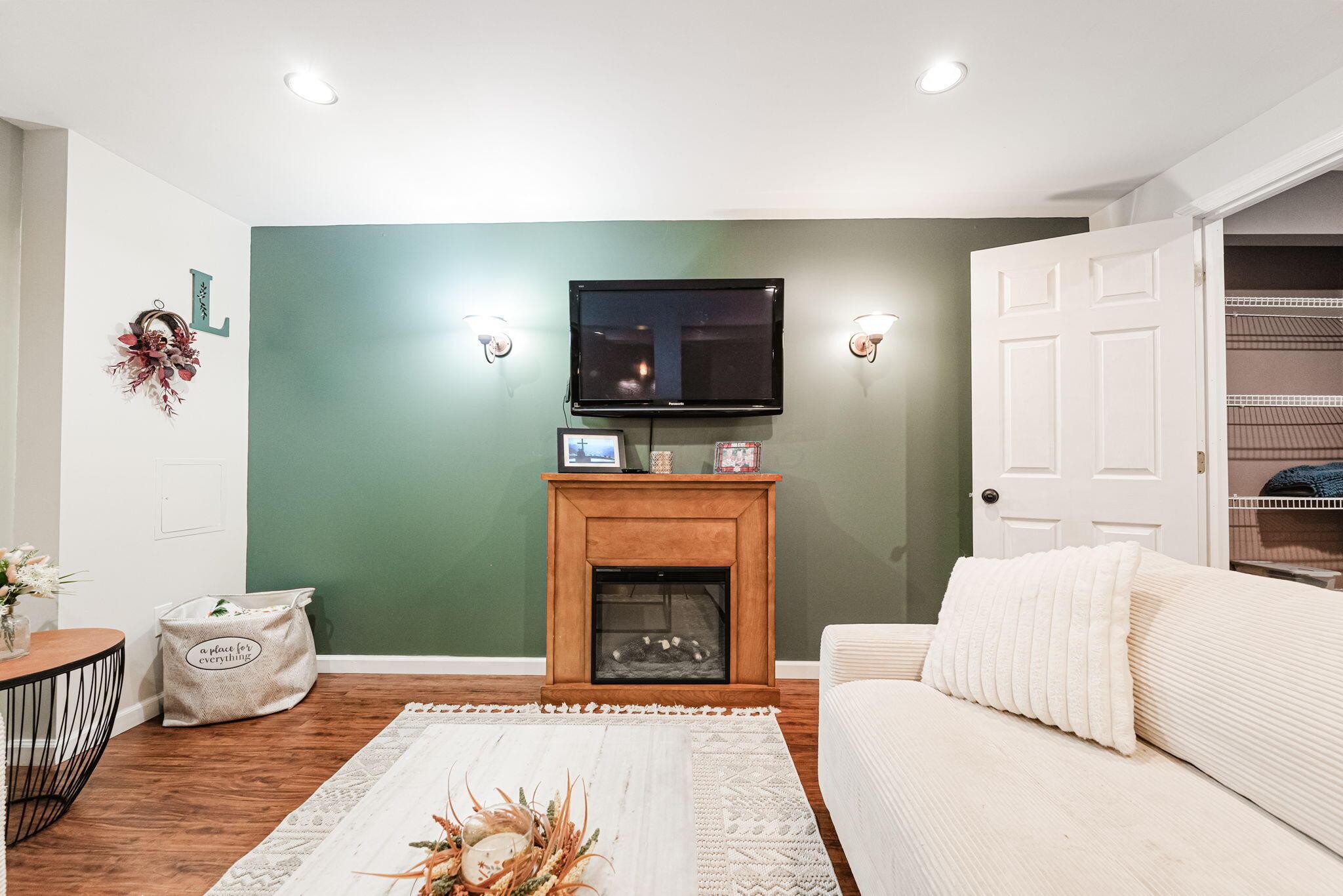1717 Creekview Drive