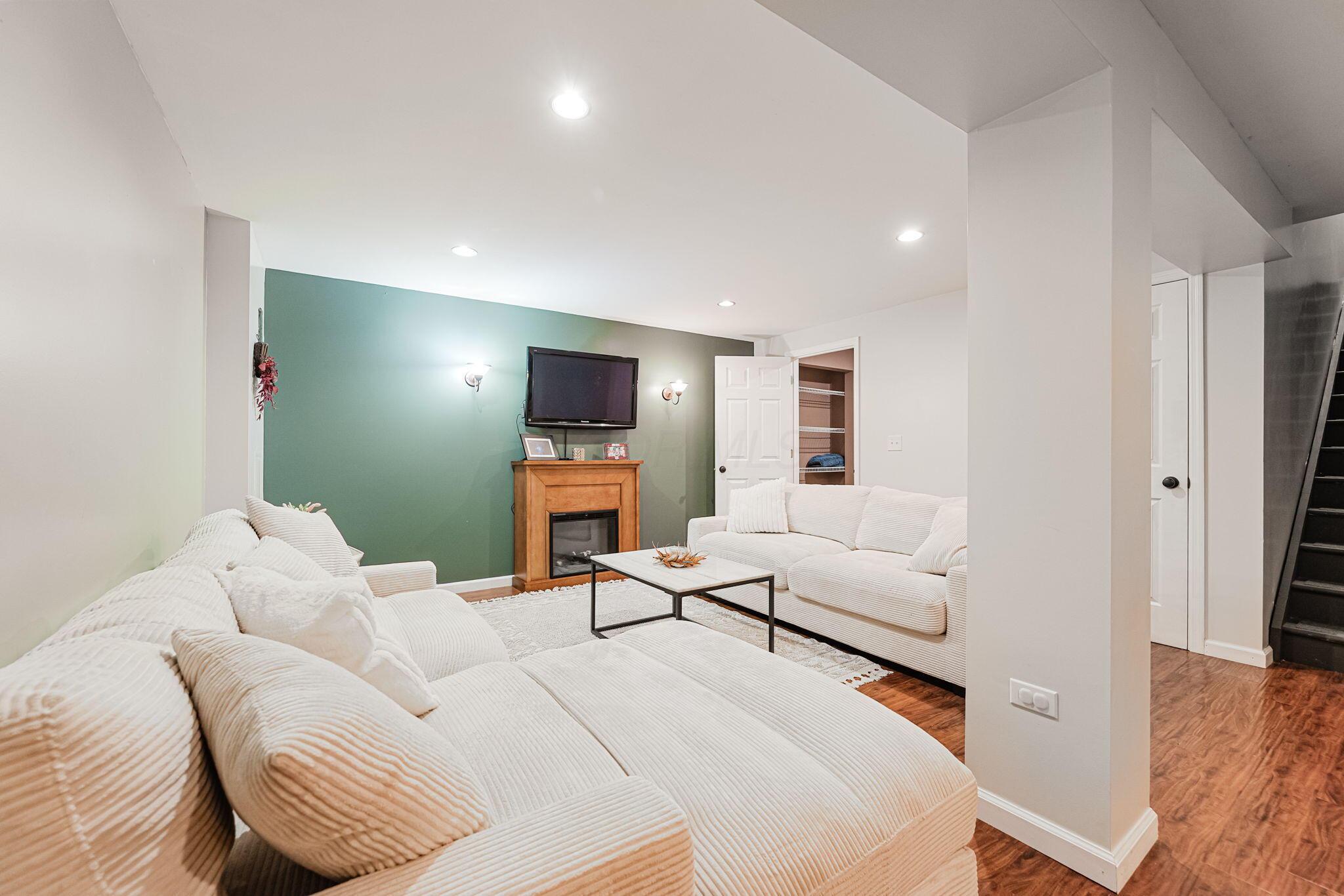 1717 Creekview Drive