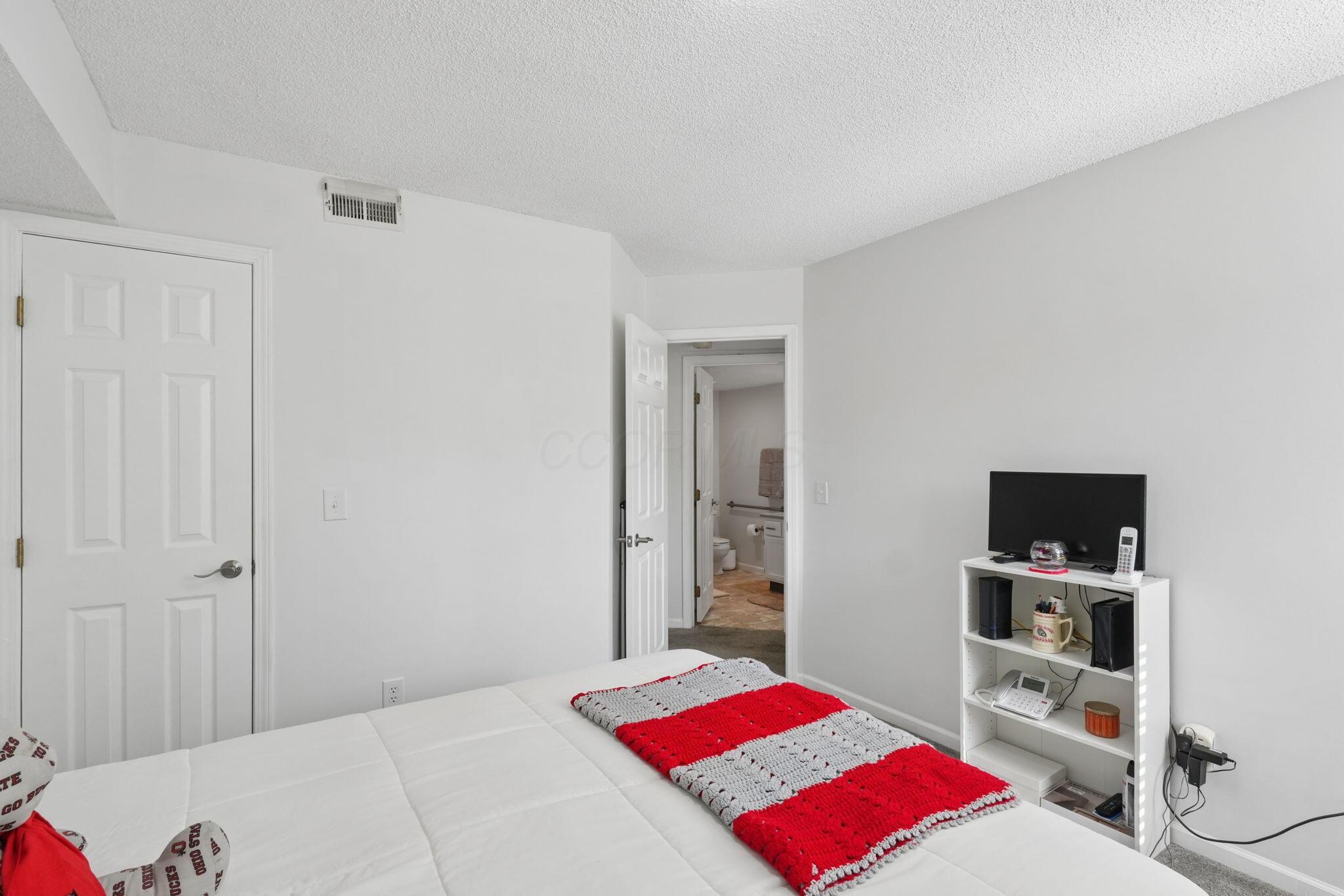 7150 E Main, A202