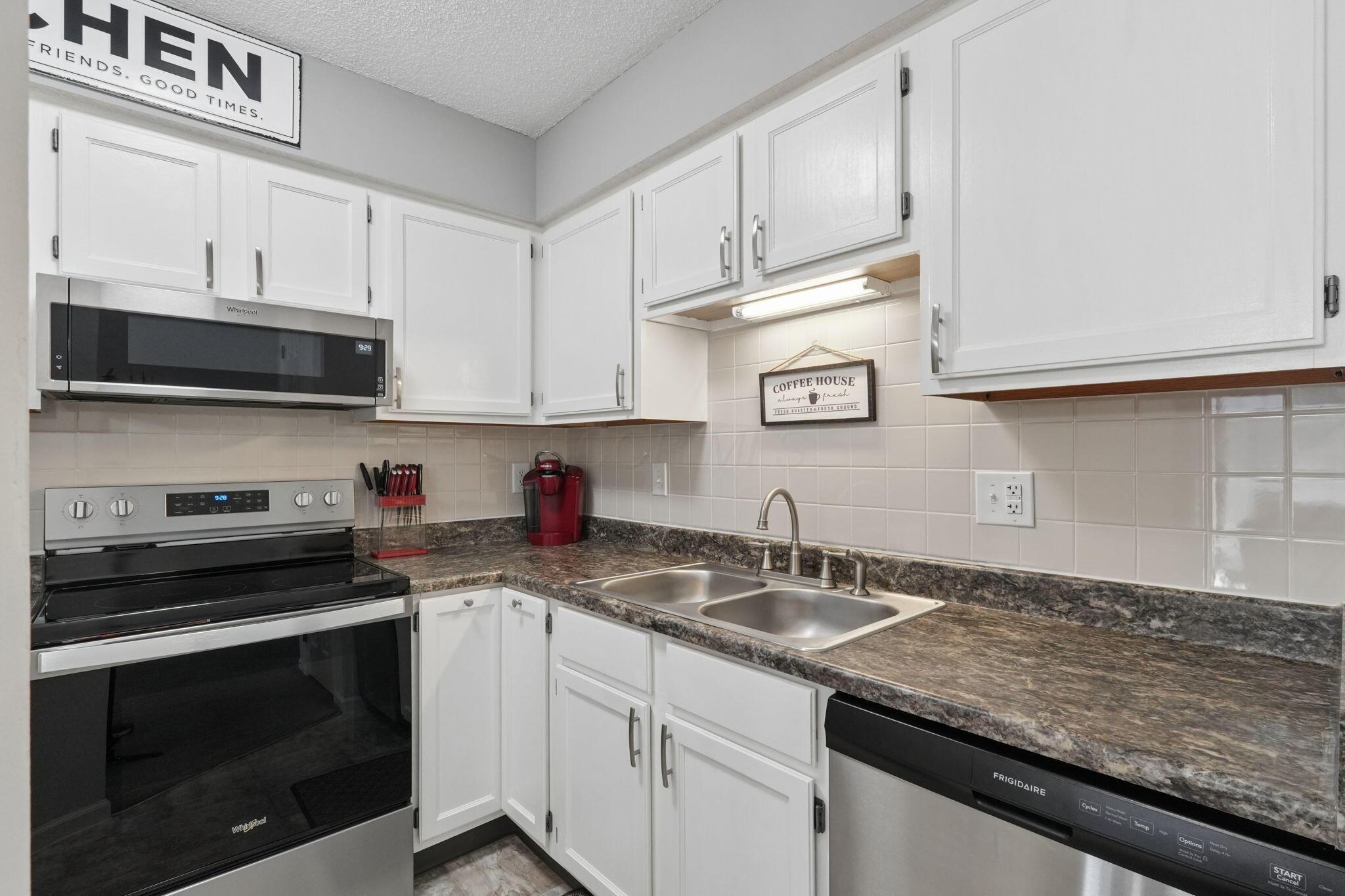 7150 E Main, A202