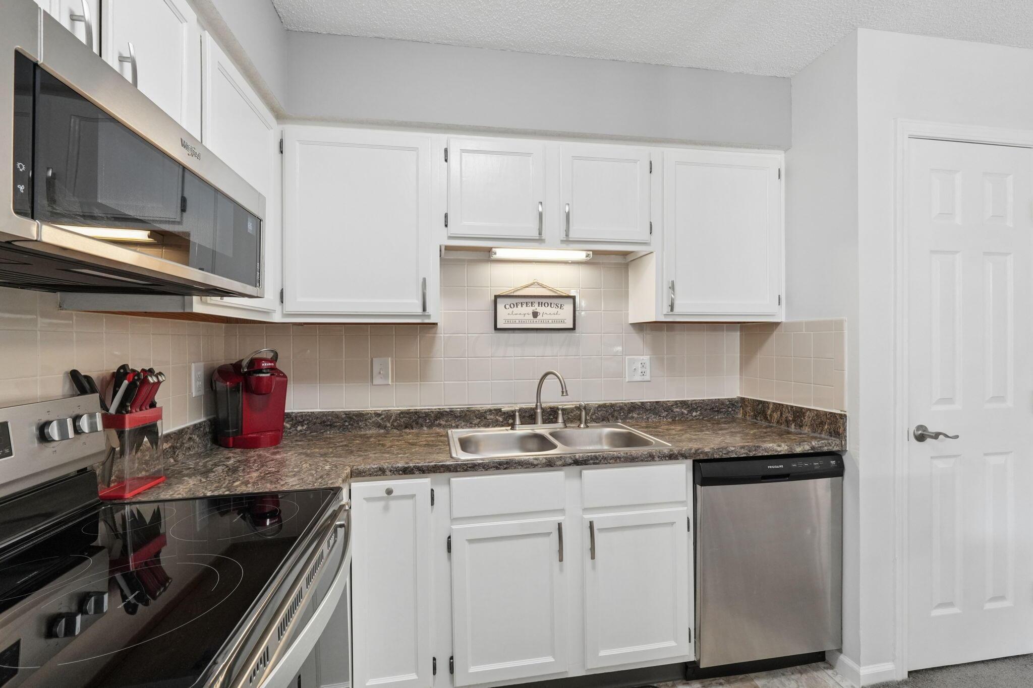 7150 E Main, A202