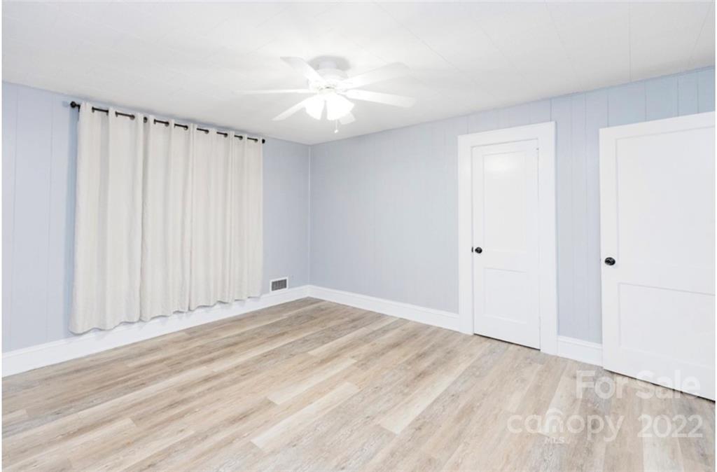 1121 27th St Drive SE Unit: -