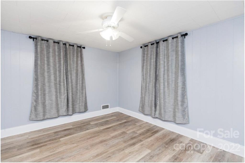 1121 27th St Drive SE Unit: -