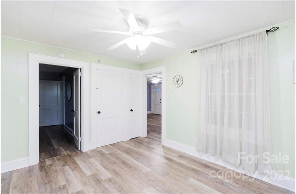 1121 27th St Drive SE Unit: -