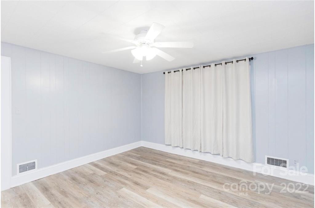 1121 27th St Drive SE Unit: -