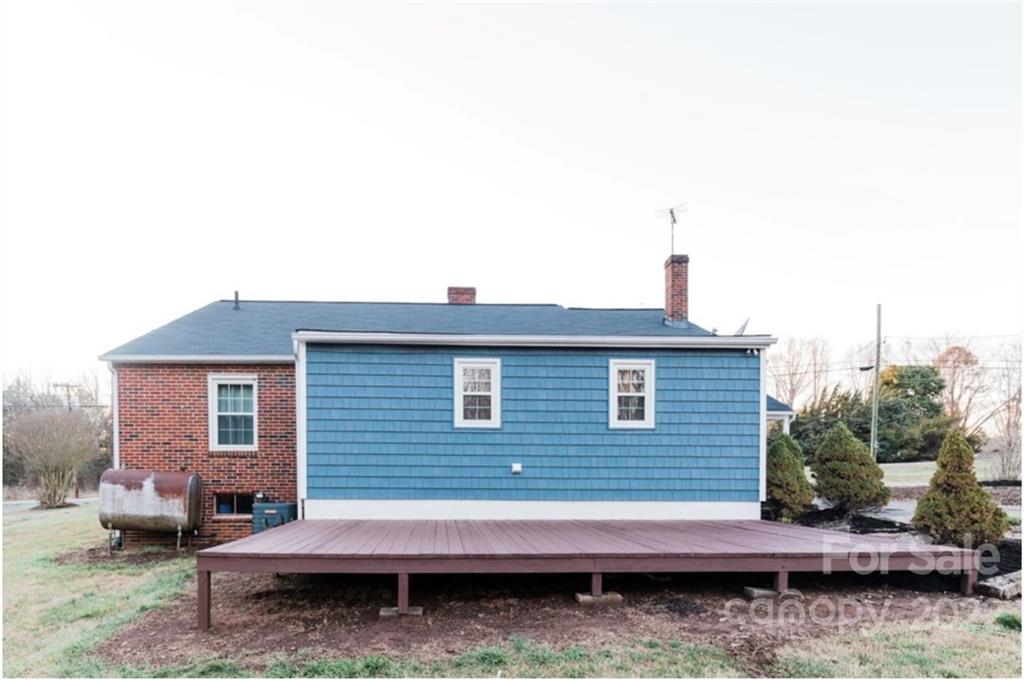 1121 27th St Drive SE Unit: -