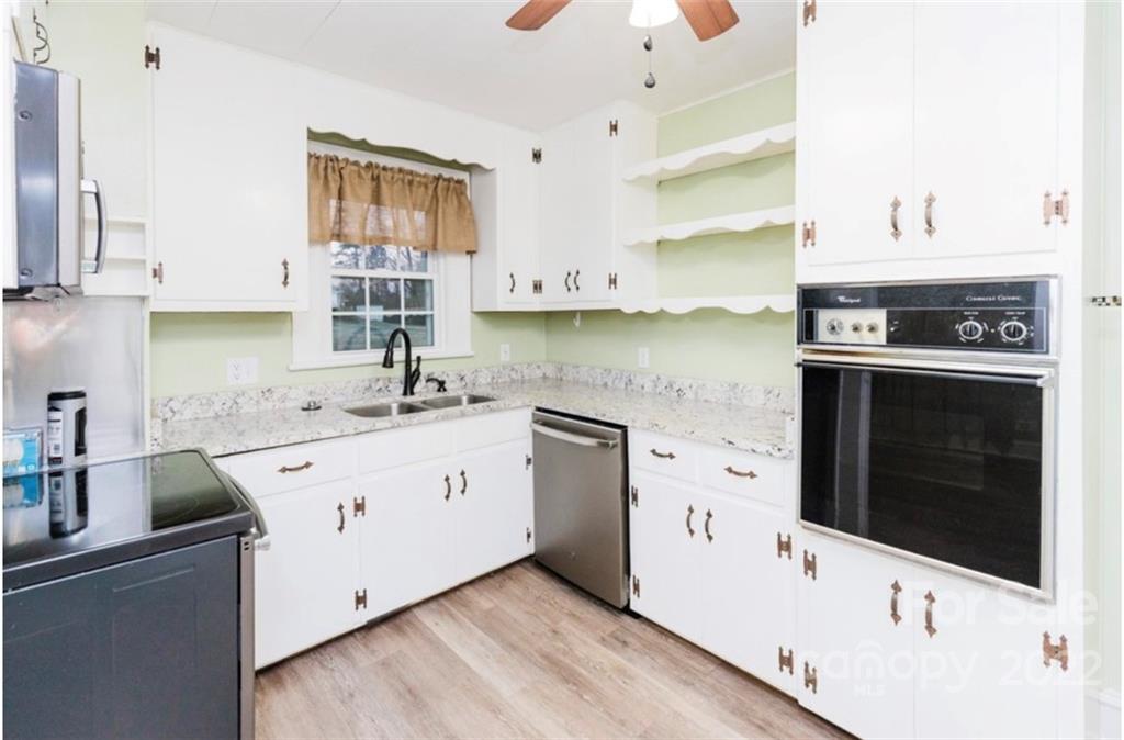 1121 27th St Drive SE Unit: -