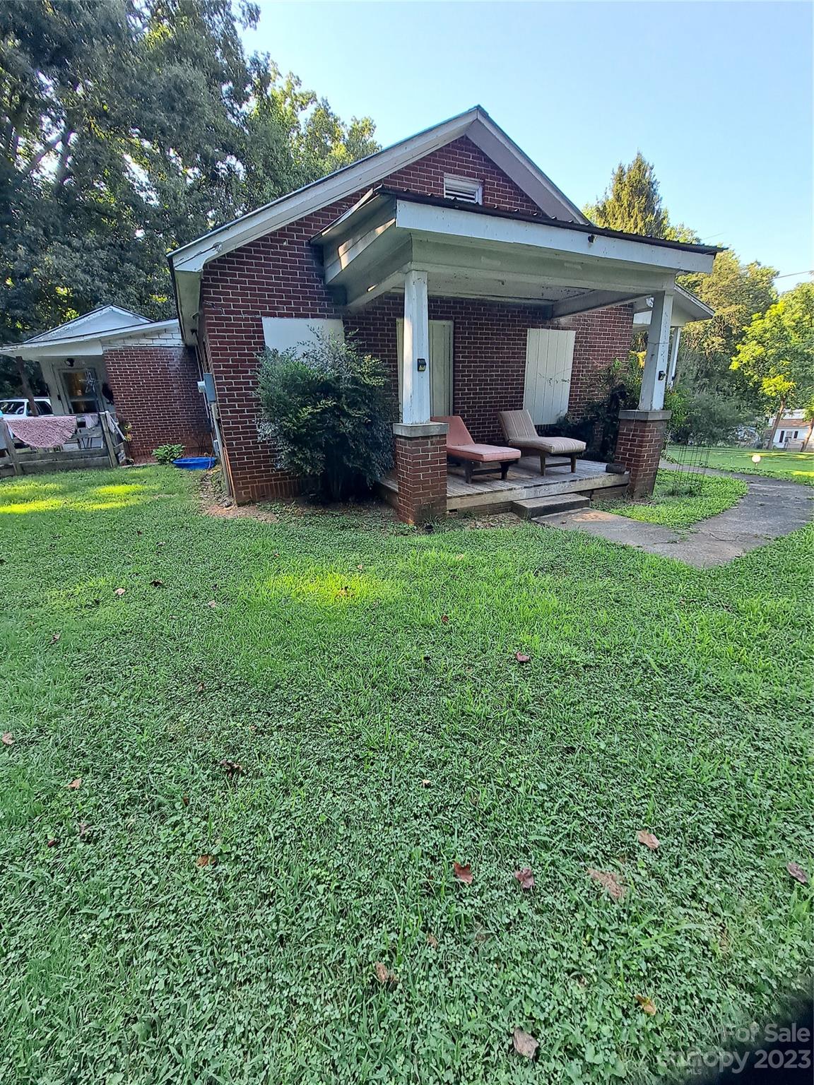 902 Connelly Springs Road
