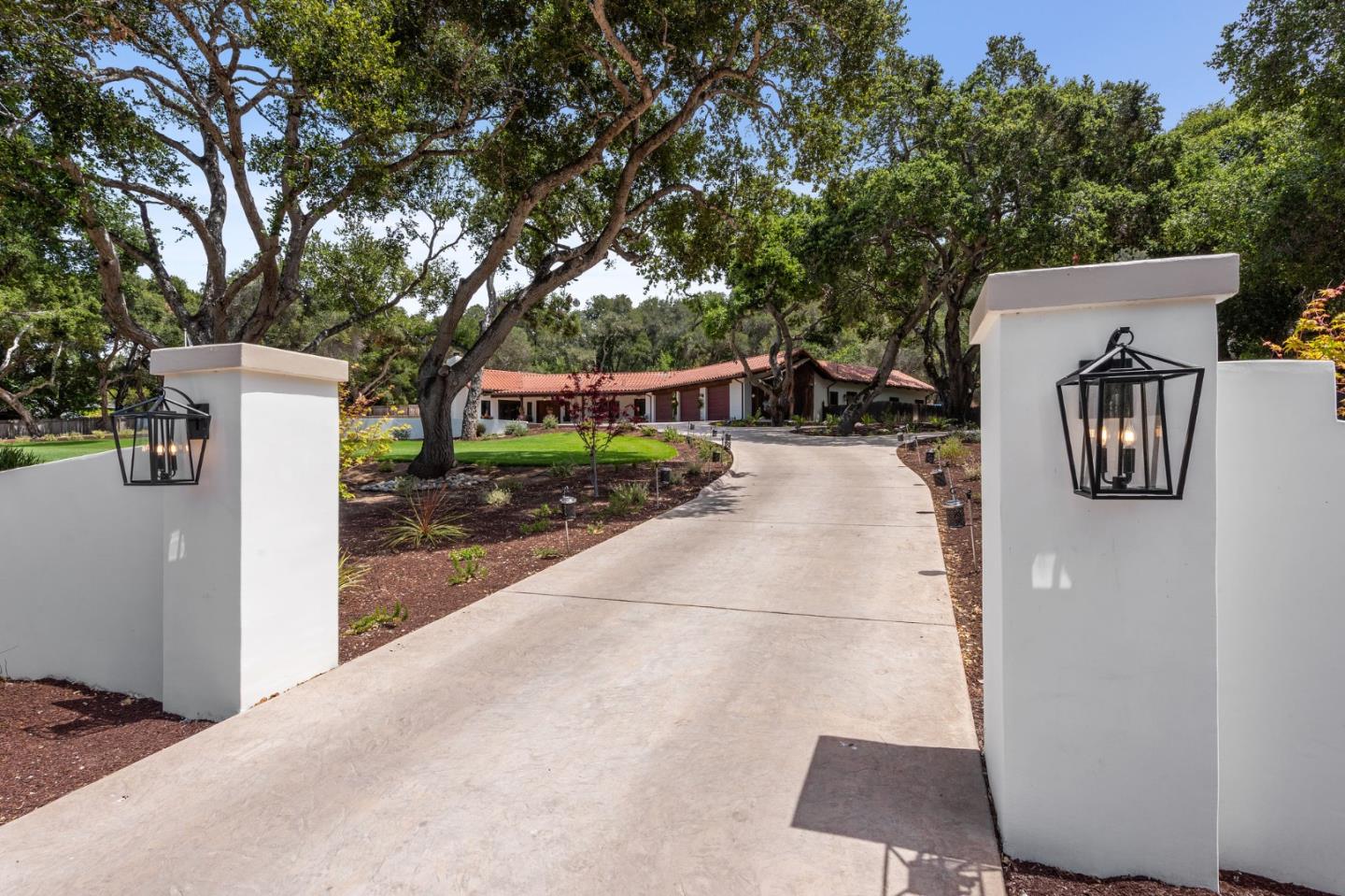 2 Sleepy Hollow Drive