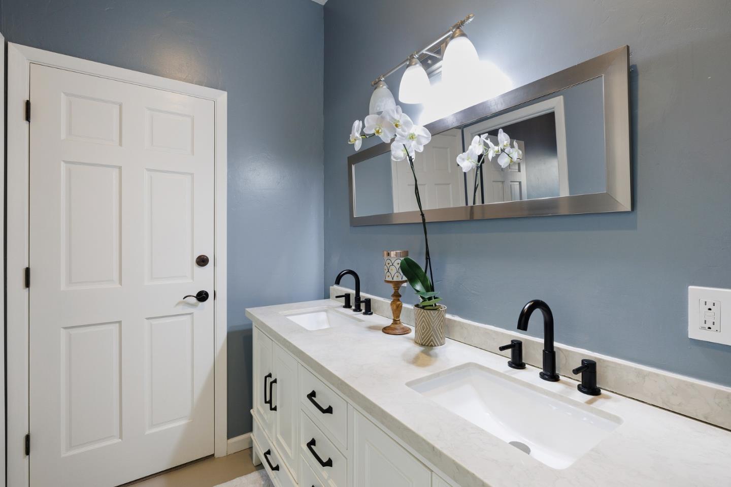 2 Sleepy Hollow Drive