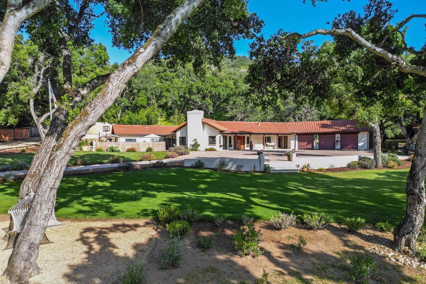 2 Sleepy Hollow Drive