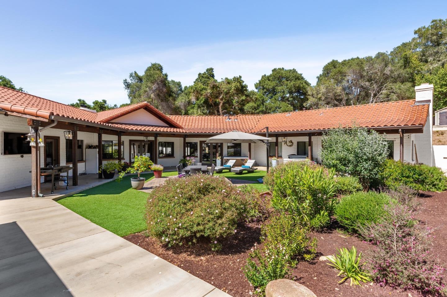 2 Sleepy Hollow Drive