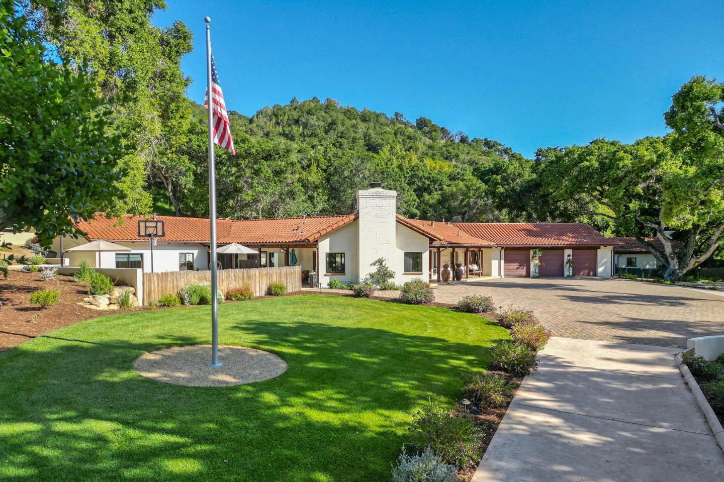 2 Sleepy Hollow Drive