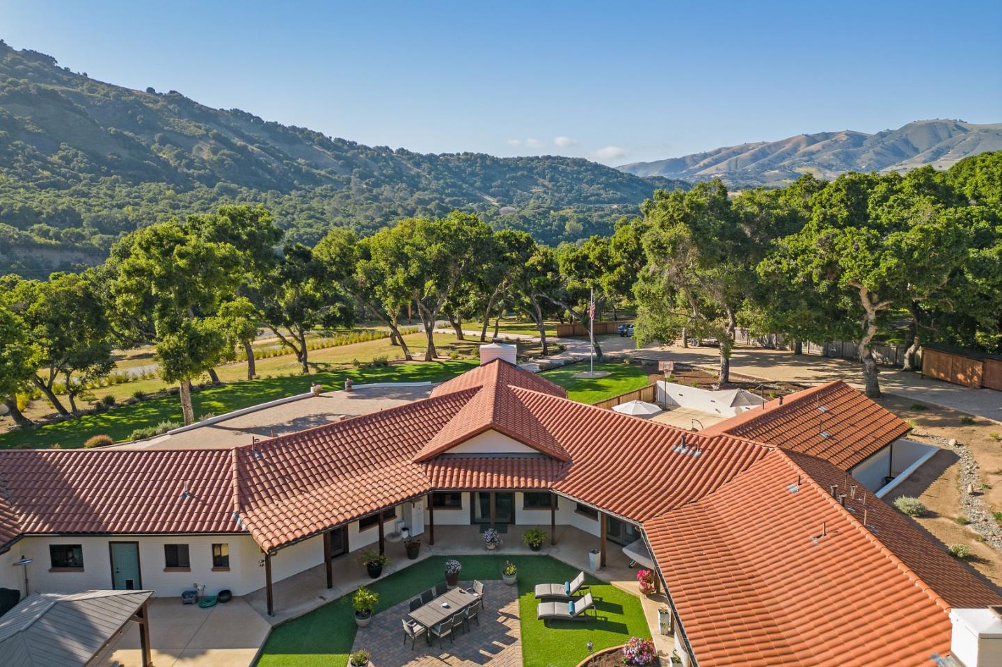 2 Sleepy Hollow Drive