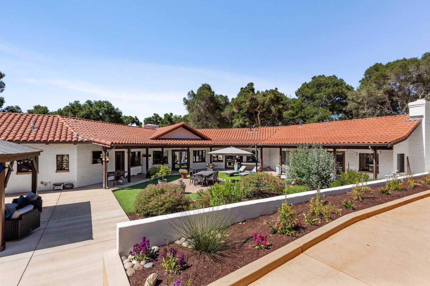 2 Sleepy Hollow Drive