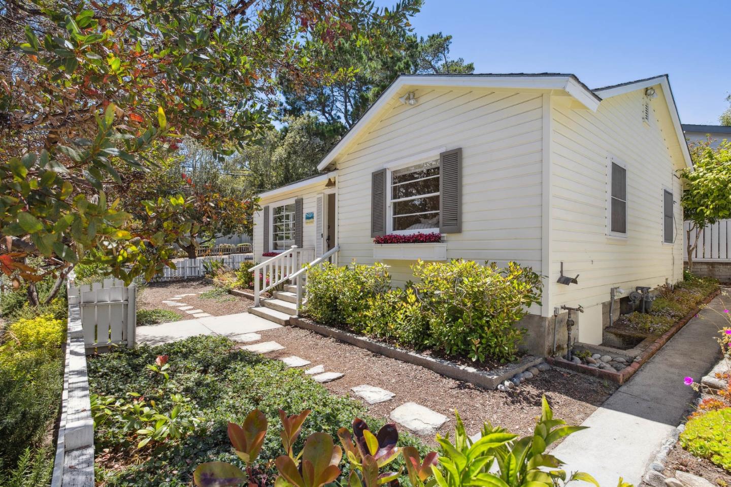 NW Corner of Mission and 11th Avenue