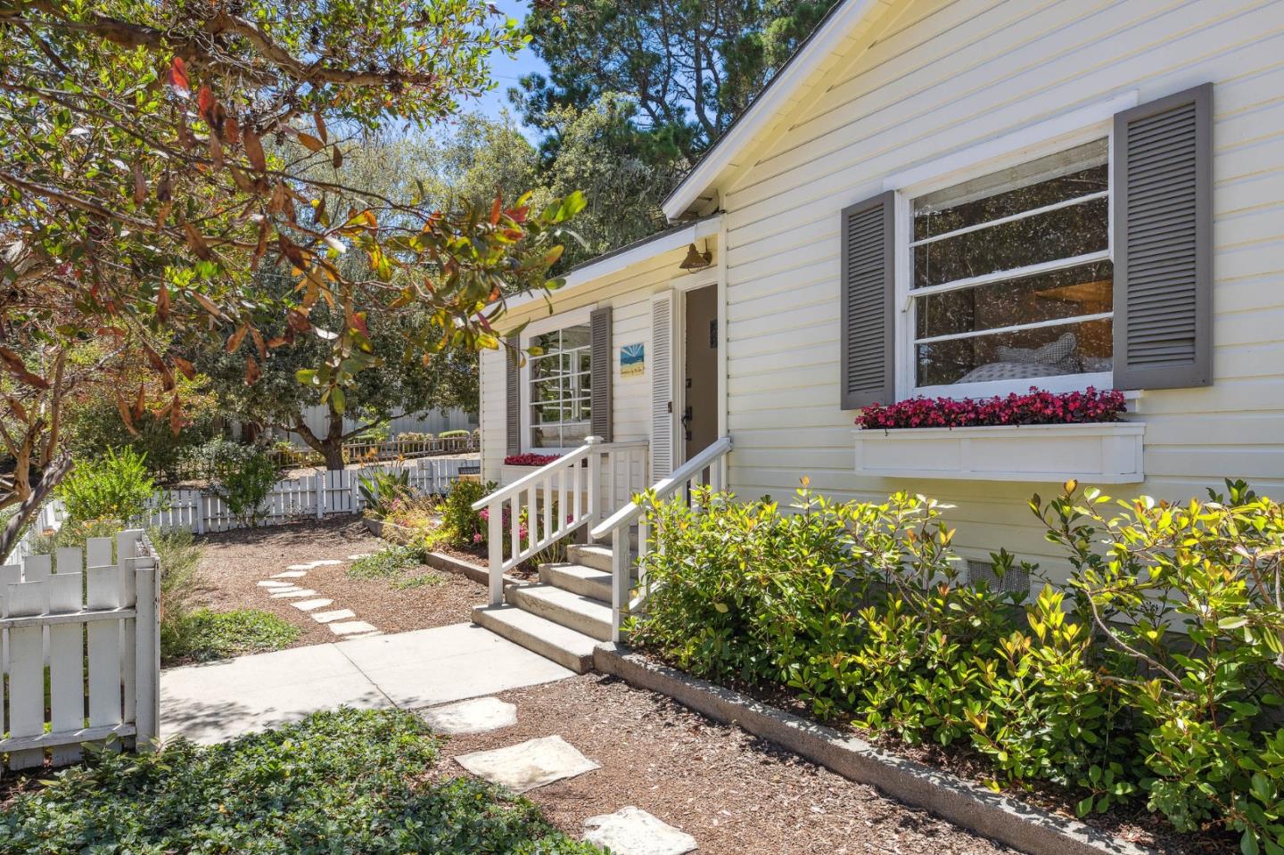 NW Corner of Mission and 11th Avenue