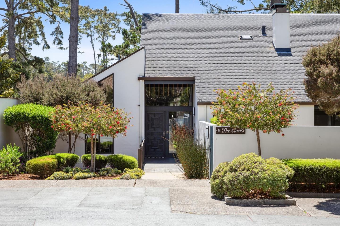 5 Spyglass Woods Drive